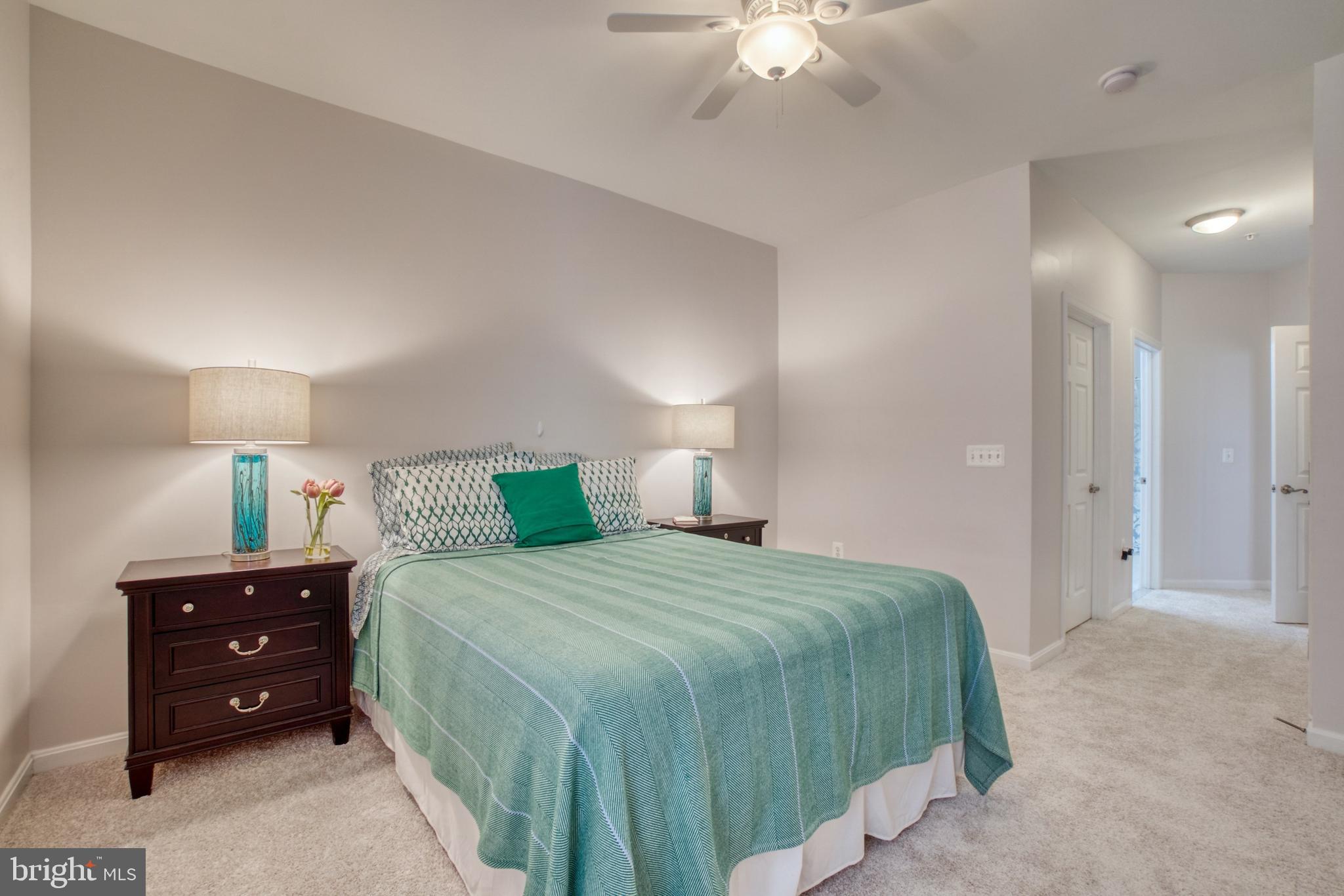 COMMONS ON POTOMAC SQUARE - Residential