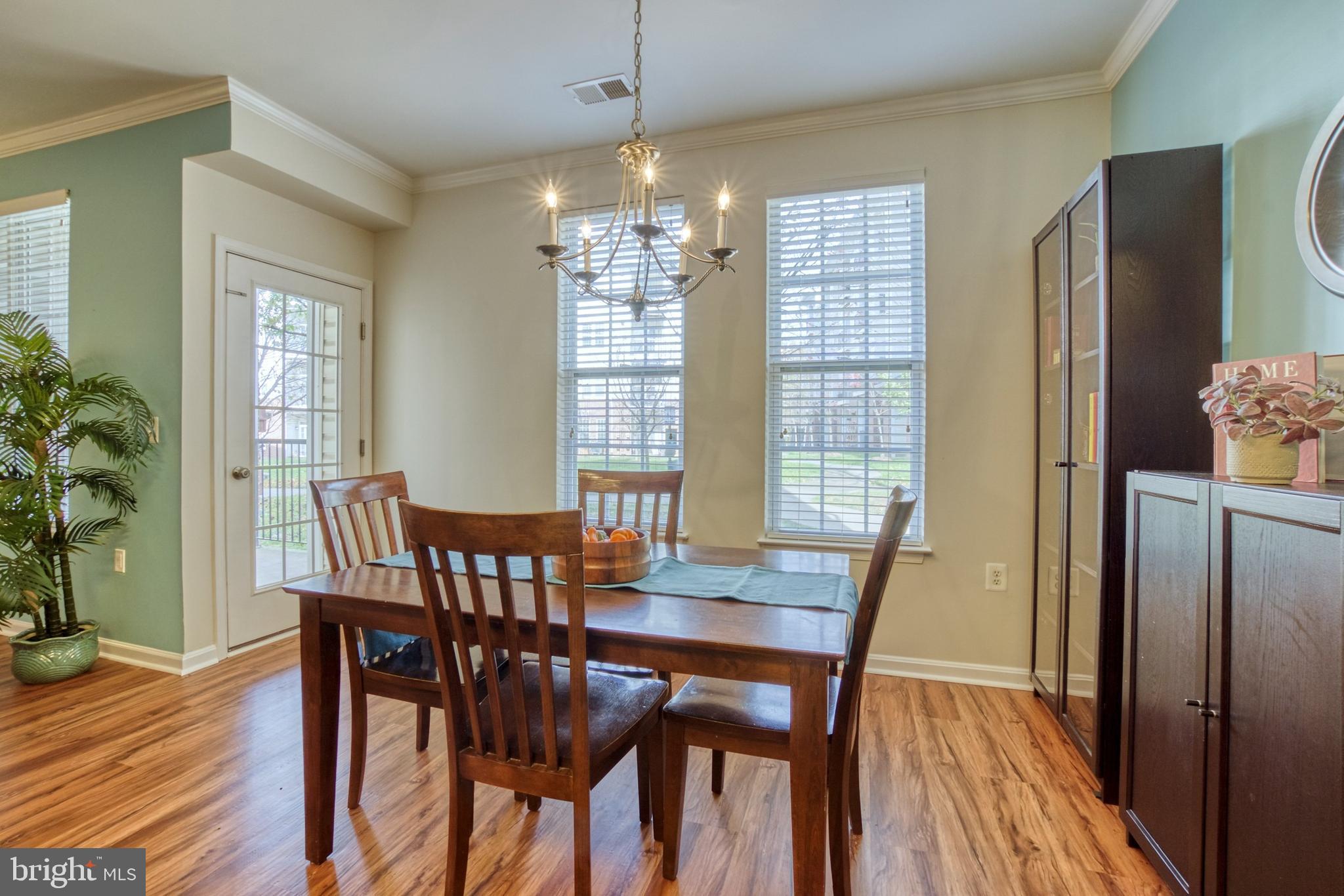 COMMONS ON POTOMAC SQUARE - Residential