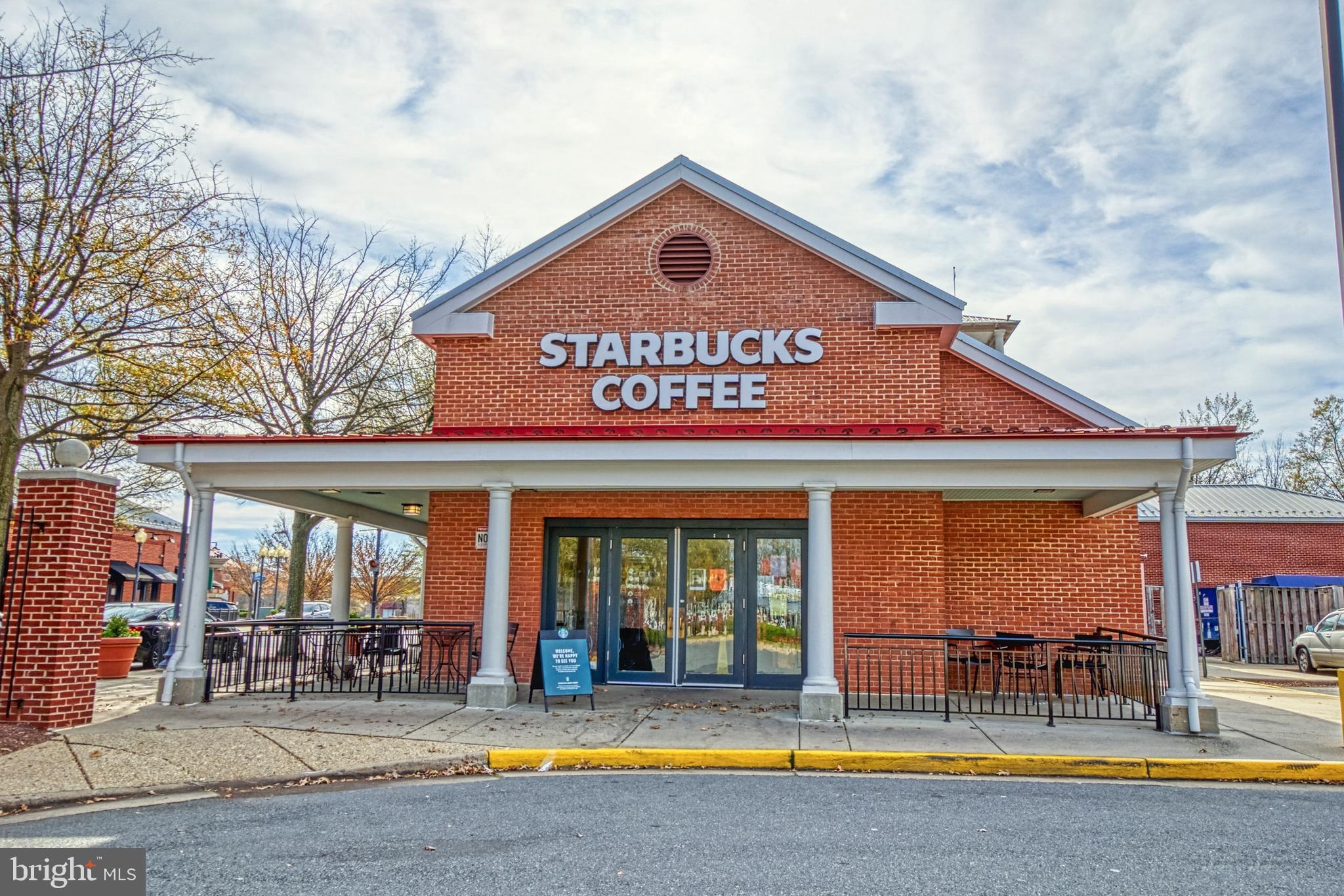 COMMONS ON POTOMAC SQUARE - Residential