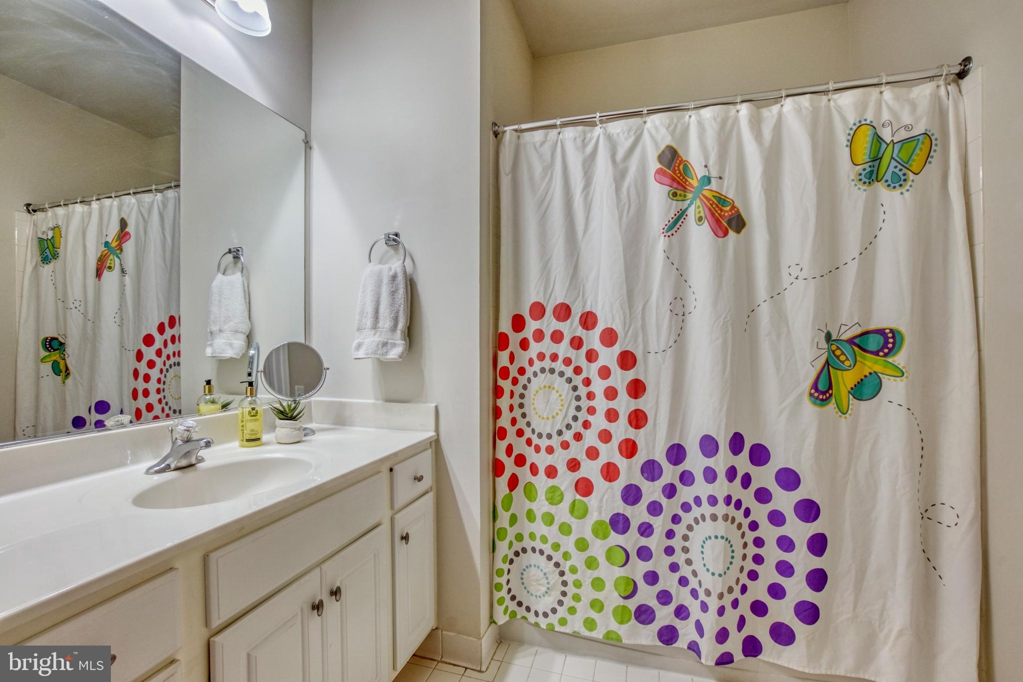 COMMONS ON POTOMAC SQUARE - Residential