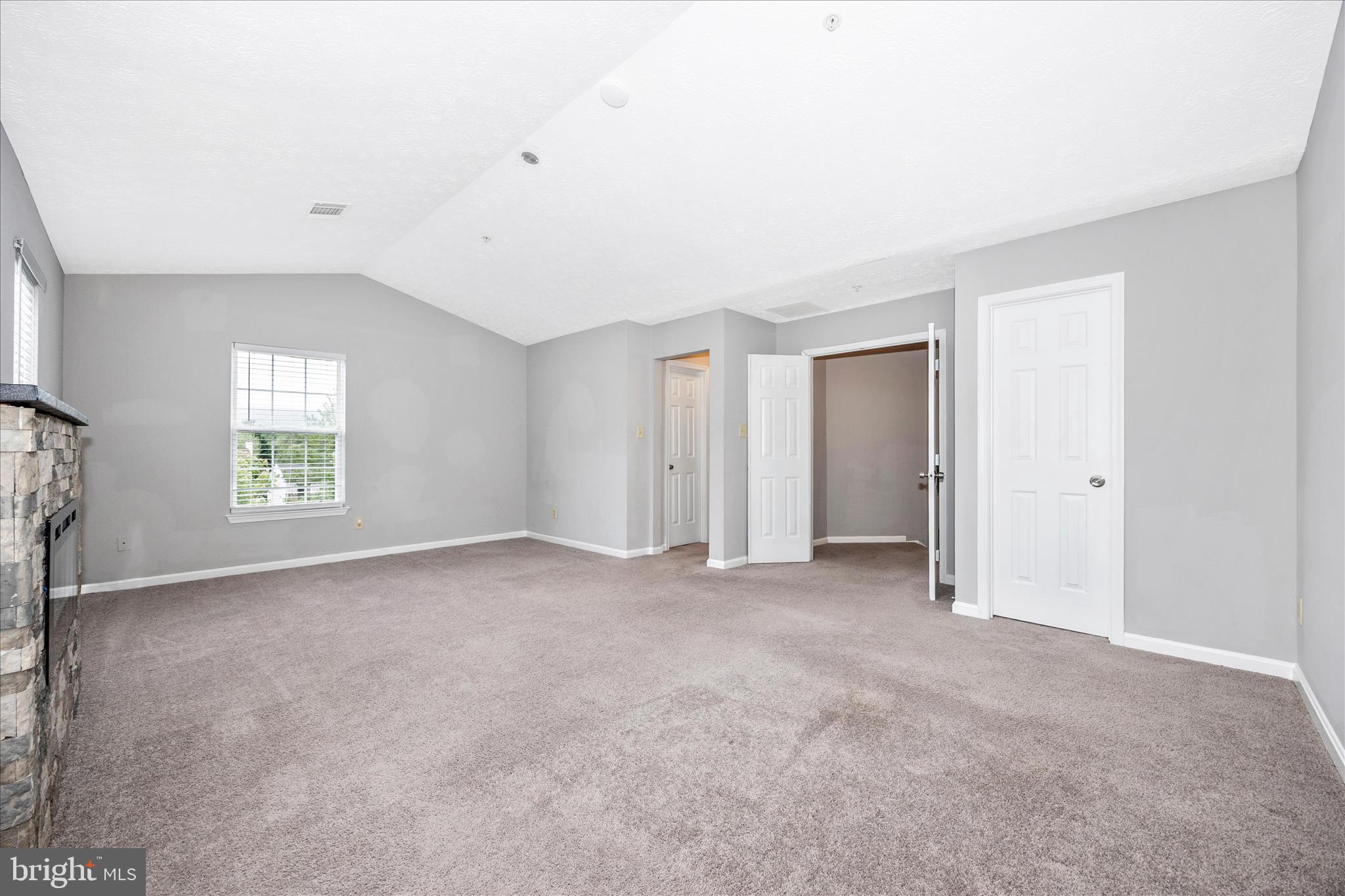 AVINGTON PARK - Residential