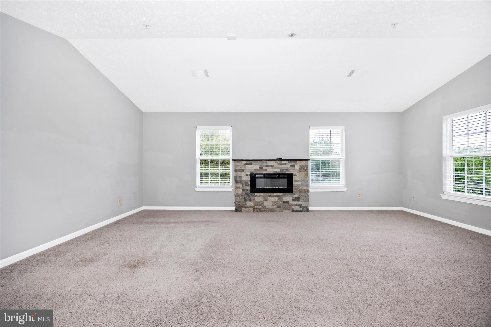 AVINGTON PARK - Residential