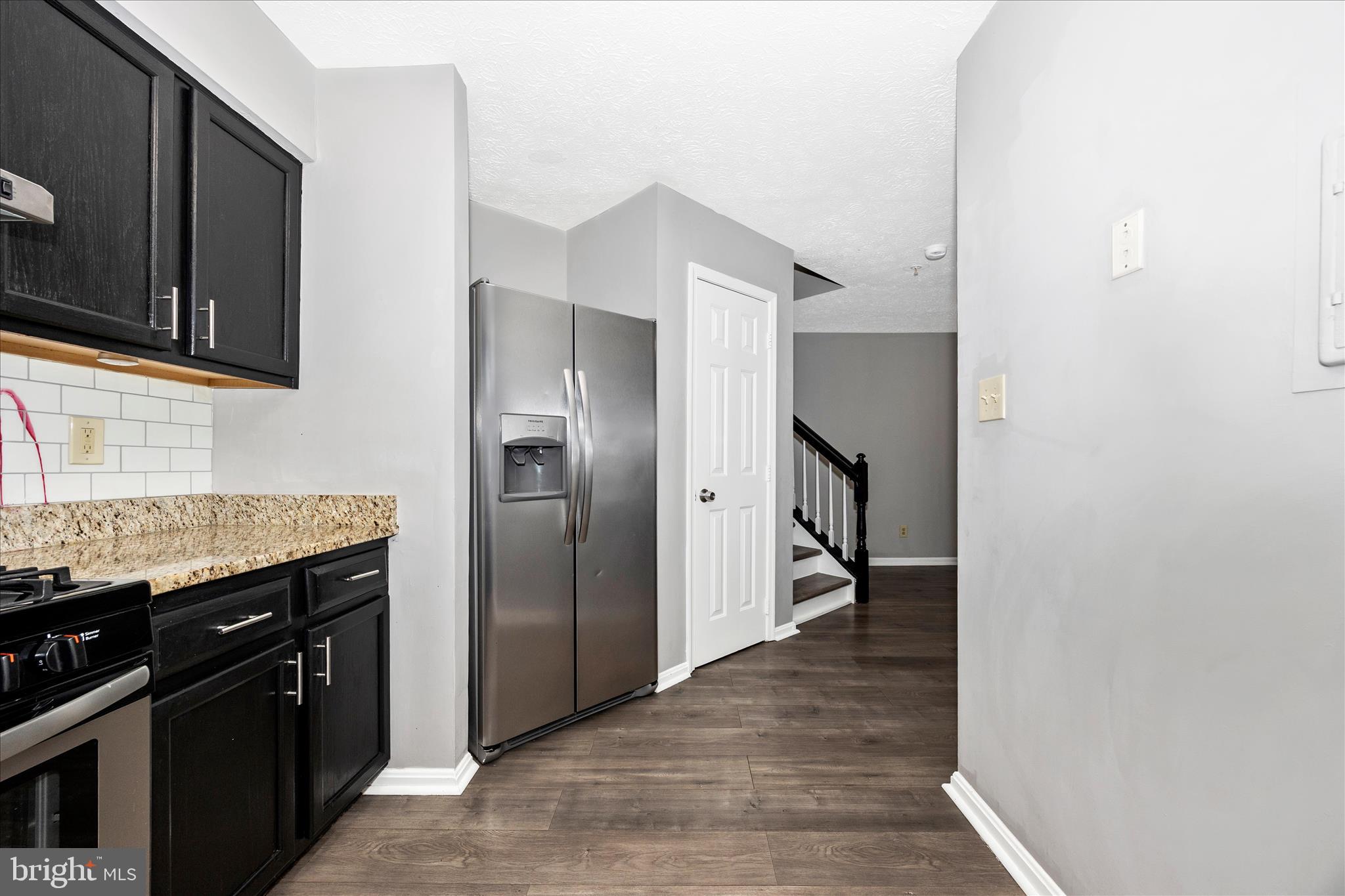 AVINGTON PARK - Residential