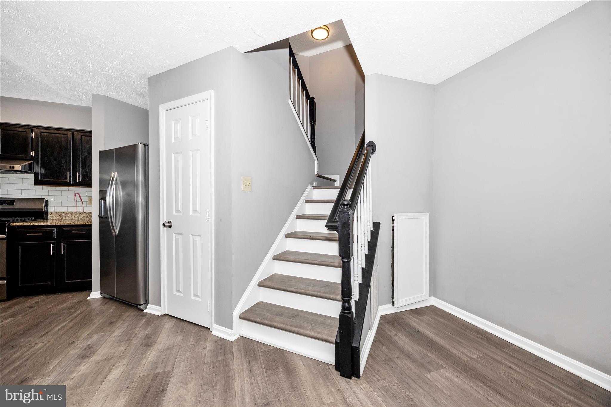 AVINGTON PARK - Residential