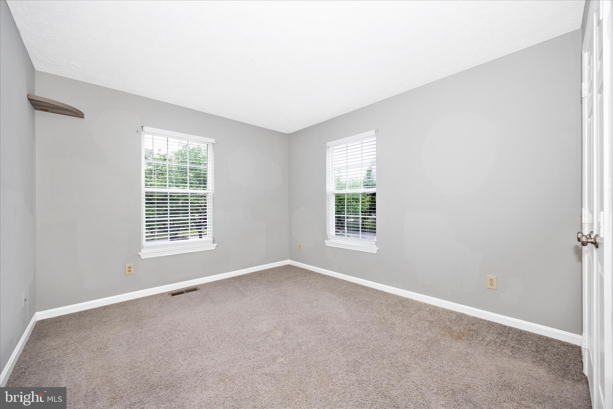 AVINGTON PARK - Residential