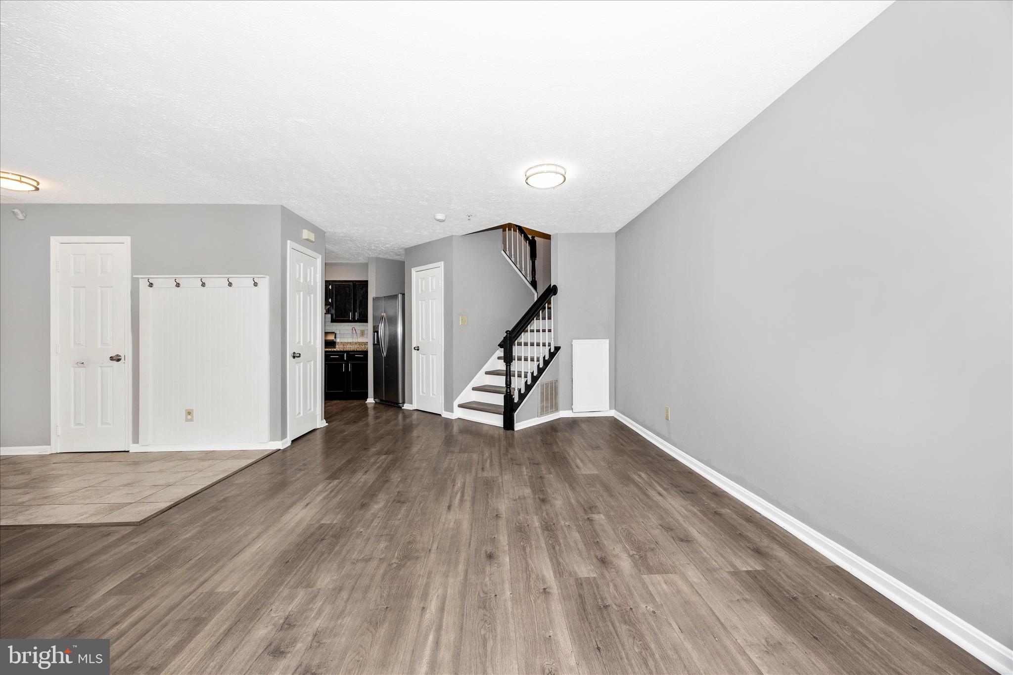 AVINGTON PARK - Residential