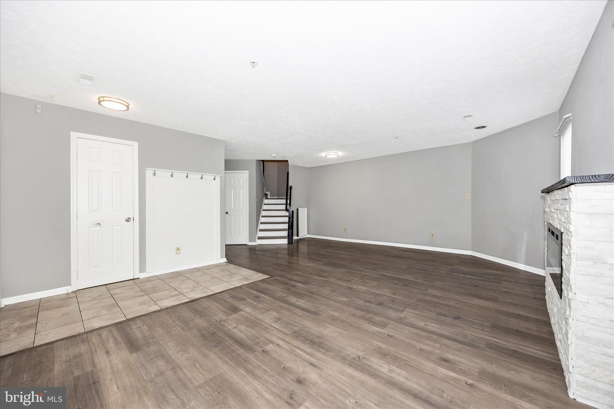 AVINGTON PARK - Residential