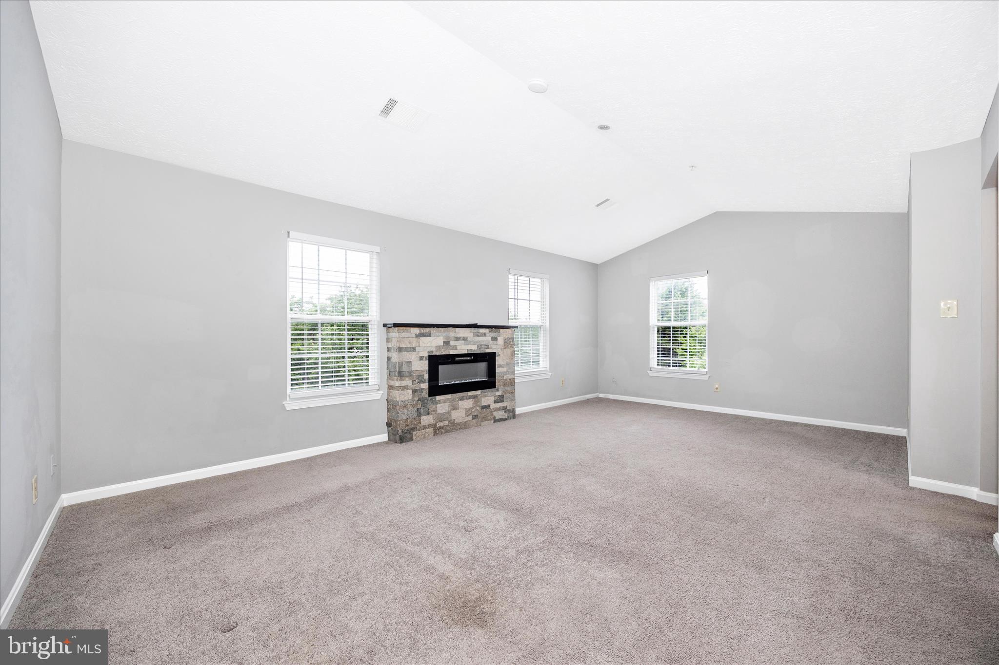 AVINGTON PARK - Residential