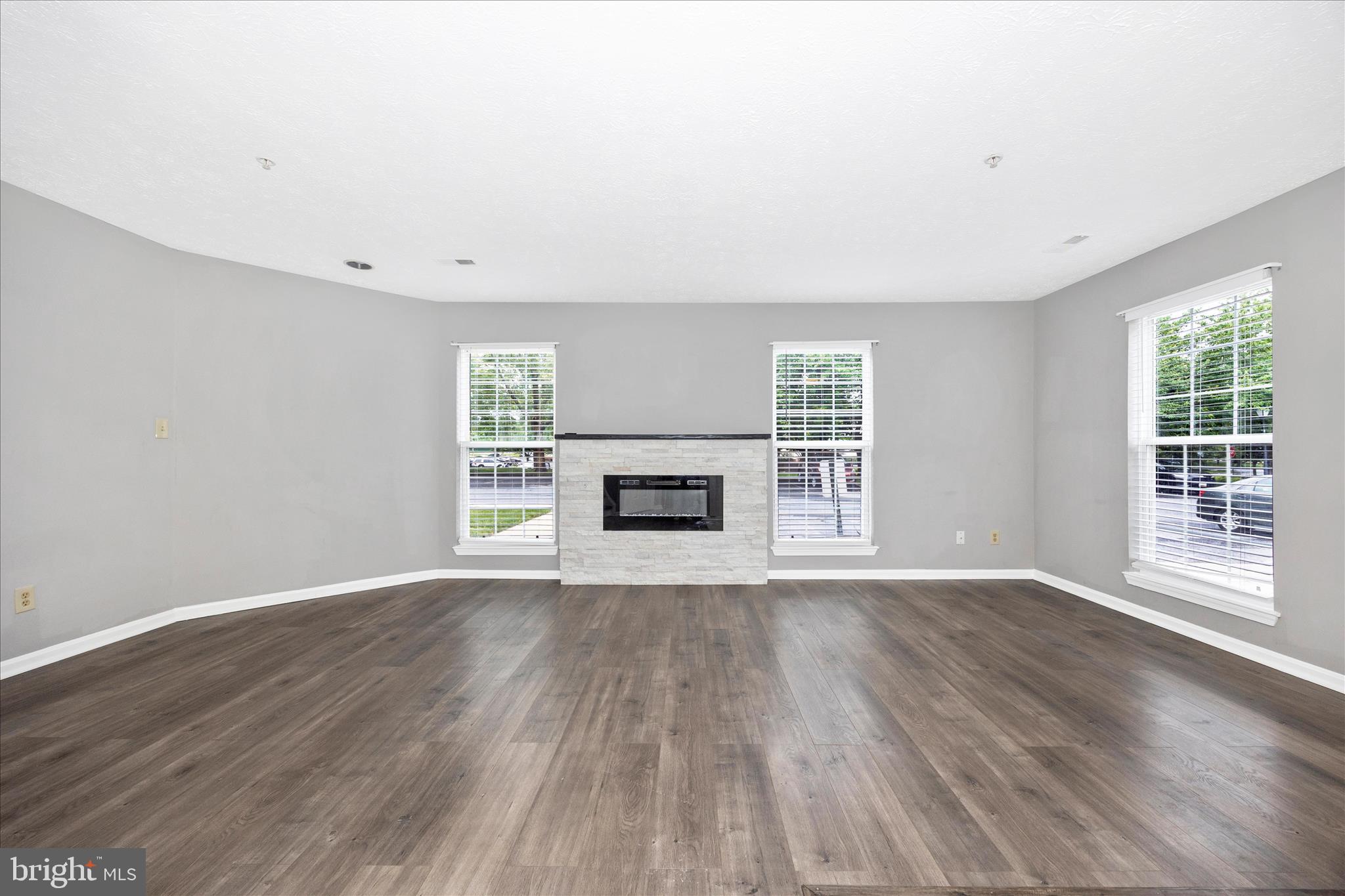 AVINGTON PARK - Residential