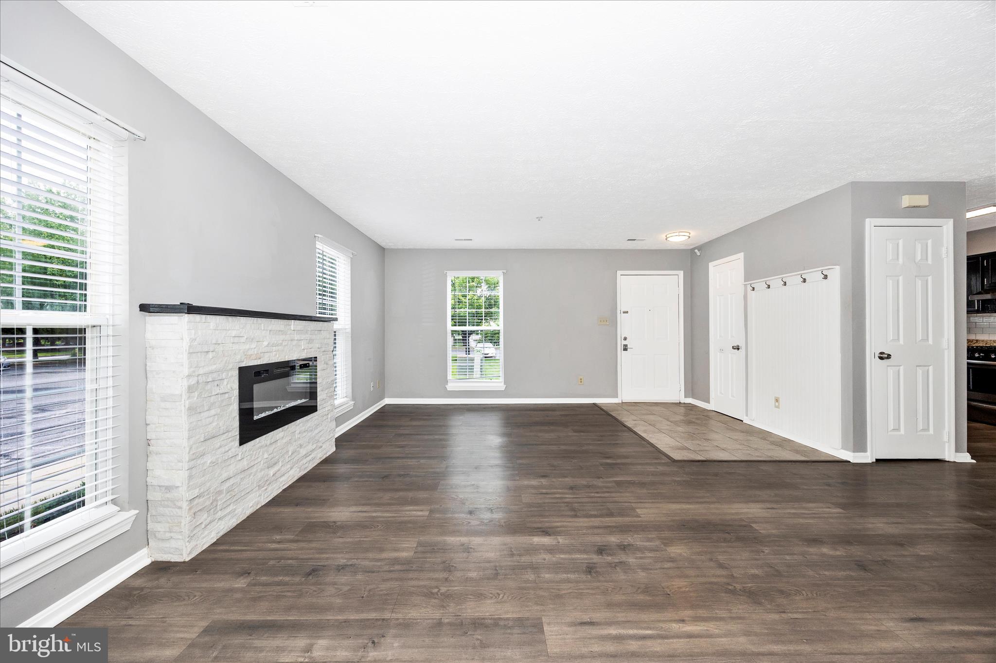 AVINGTON PARK - Residential