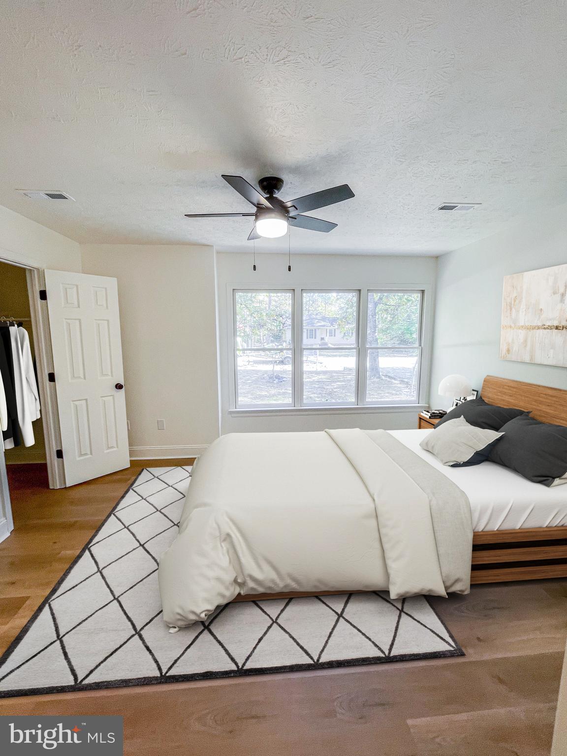 LAKE LAND - Residential