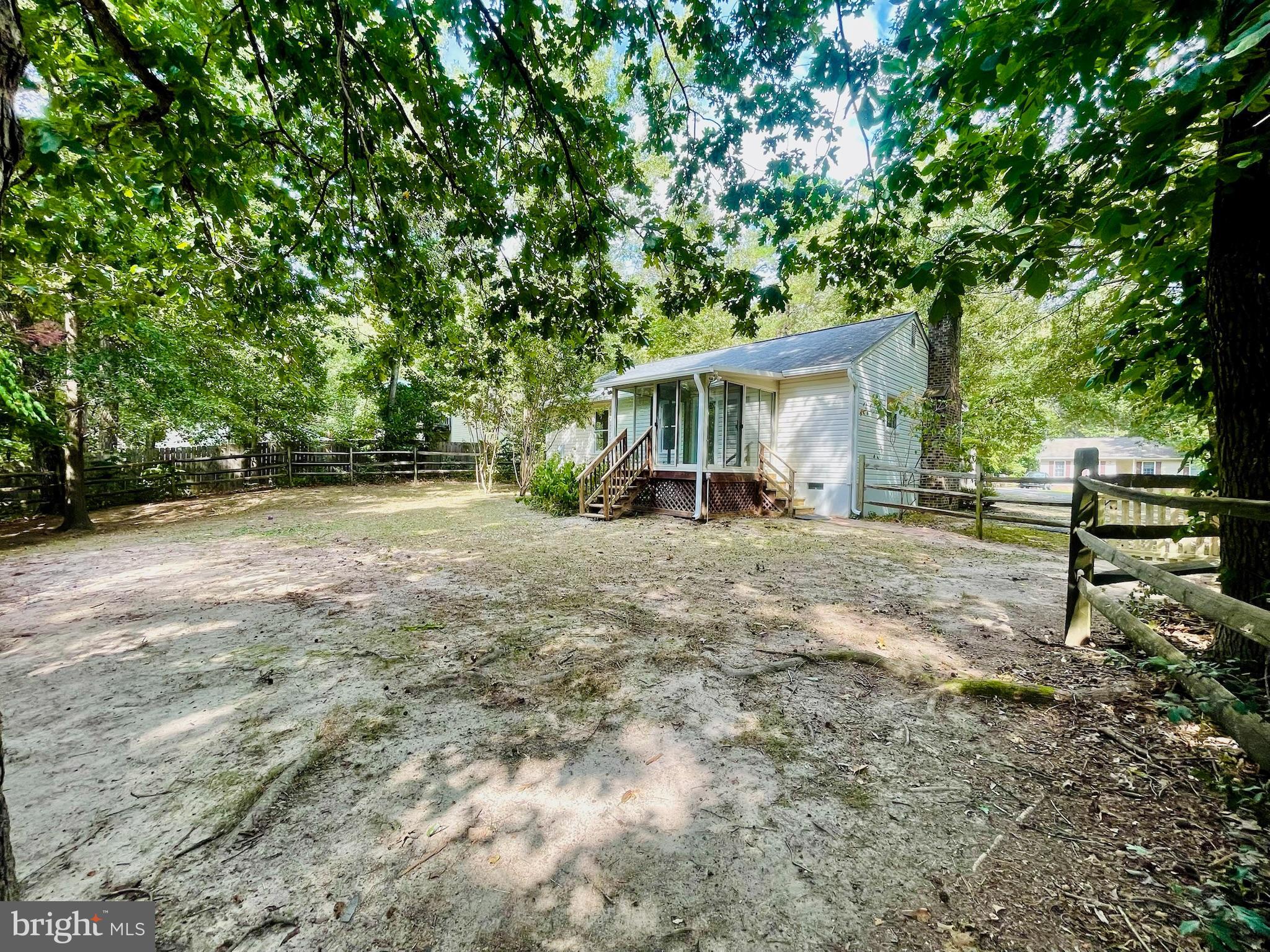 LAKE LAND - Residential