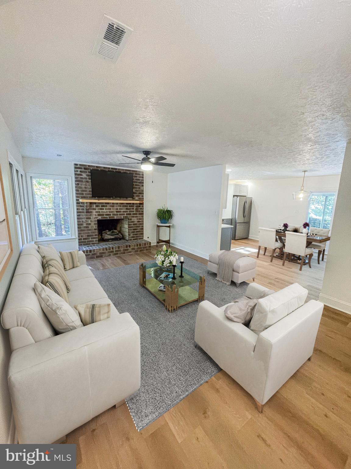 LAKE LAND - Residential