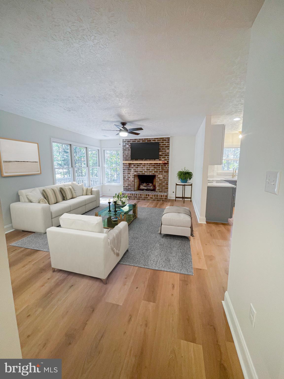 LAKE LAND - Residential