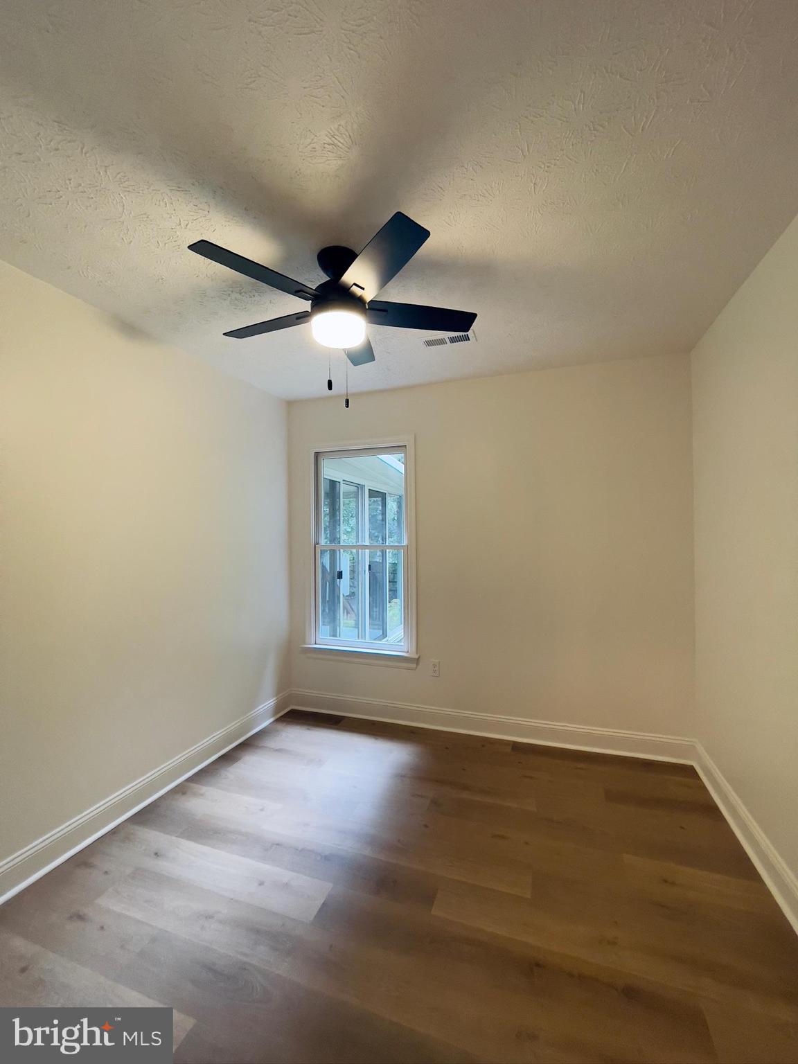 LAKE LAND - Residential