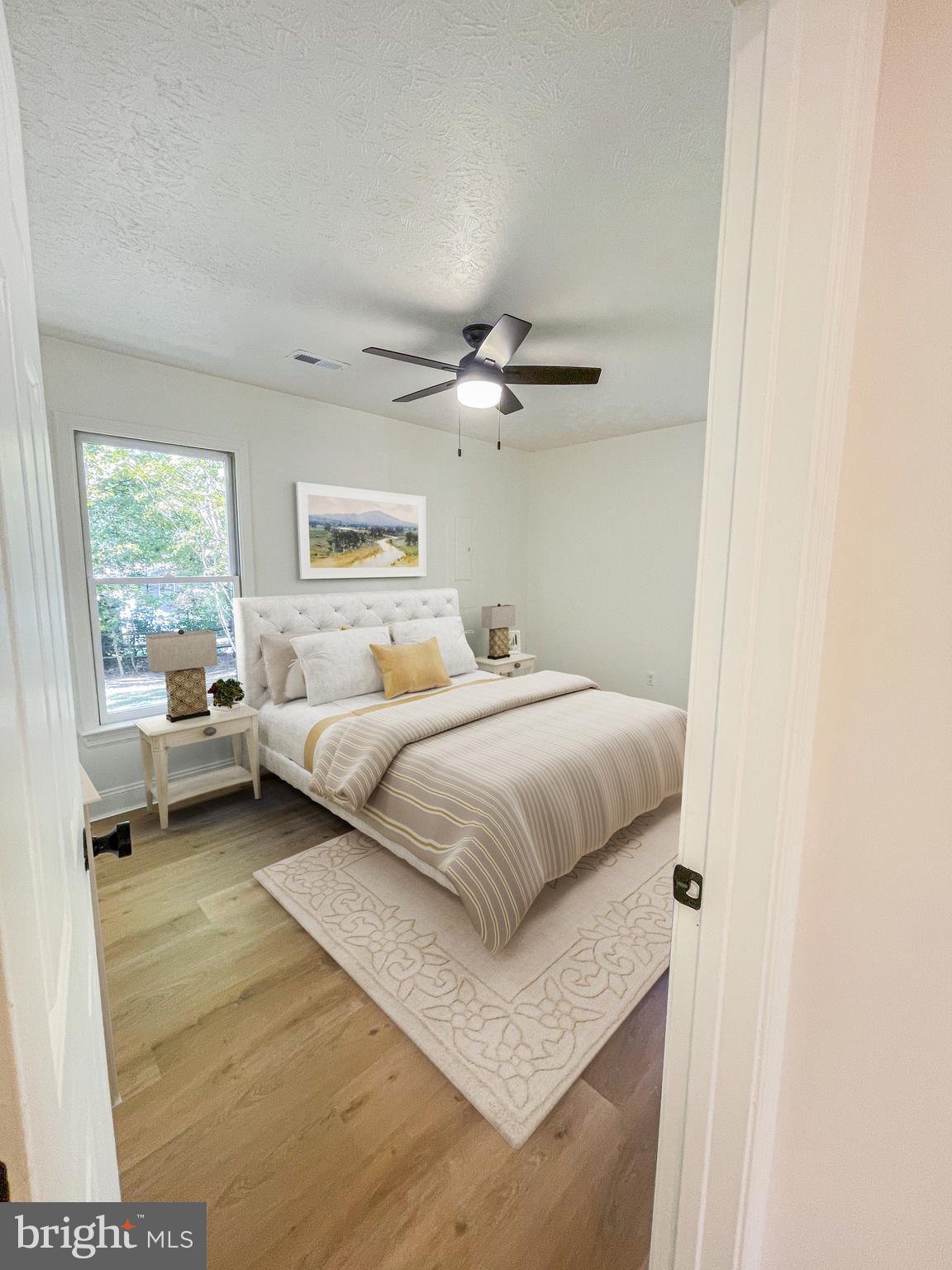 LAKE LAND - Residential