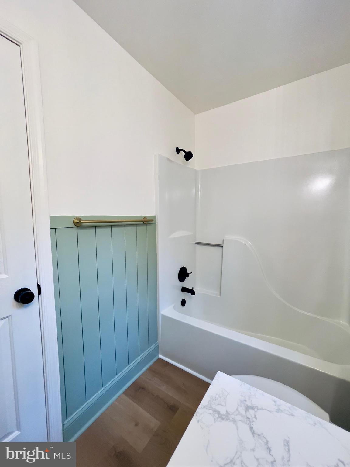 LAKE LAND - Residential