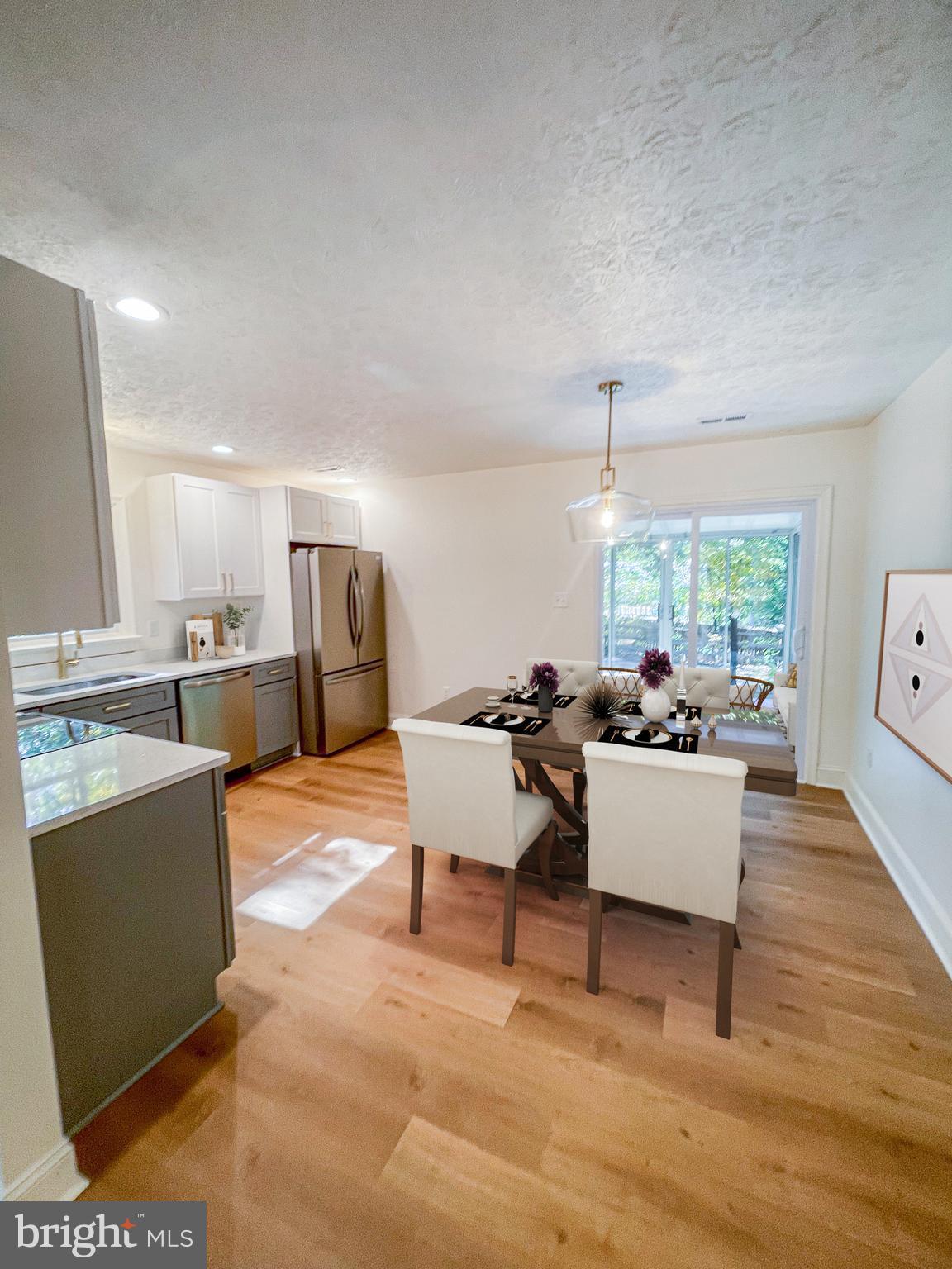 LAKE LAND - Residential