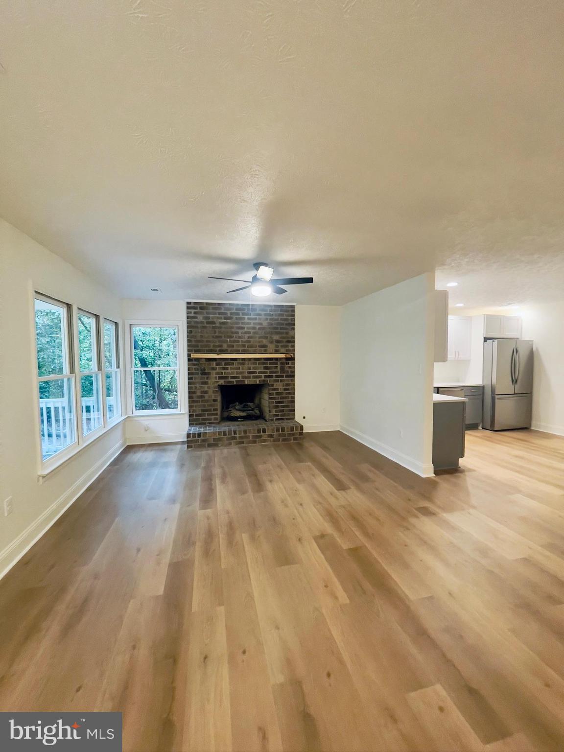 LAKE LAND - Residential