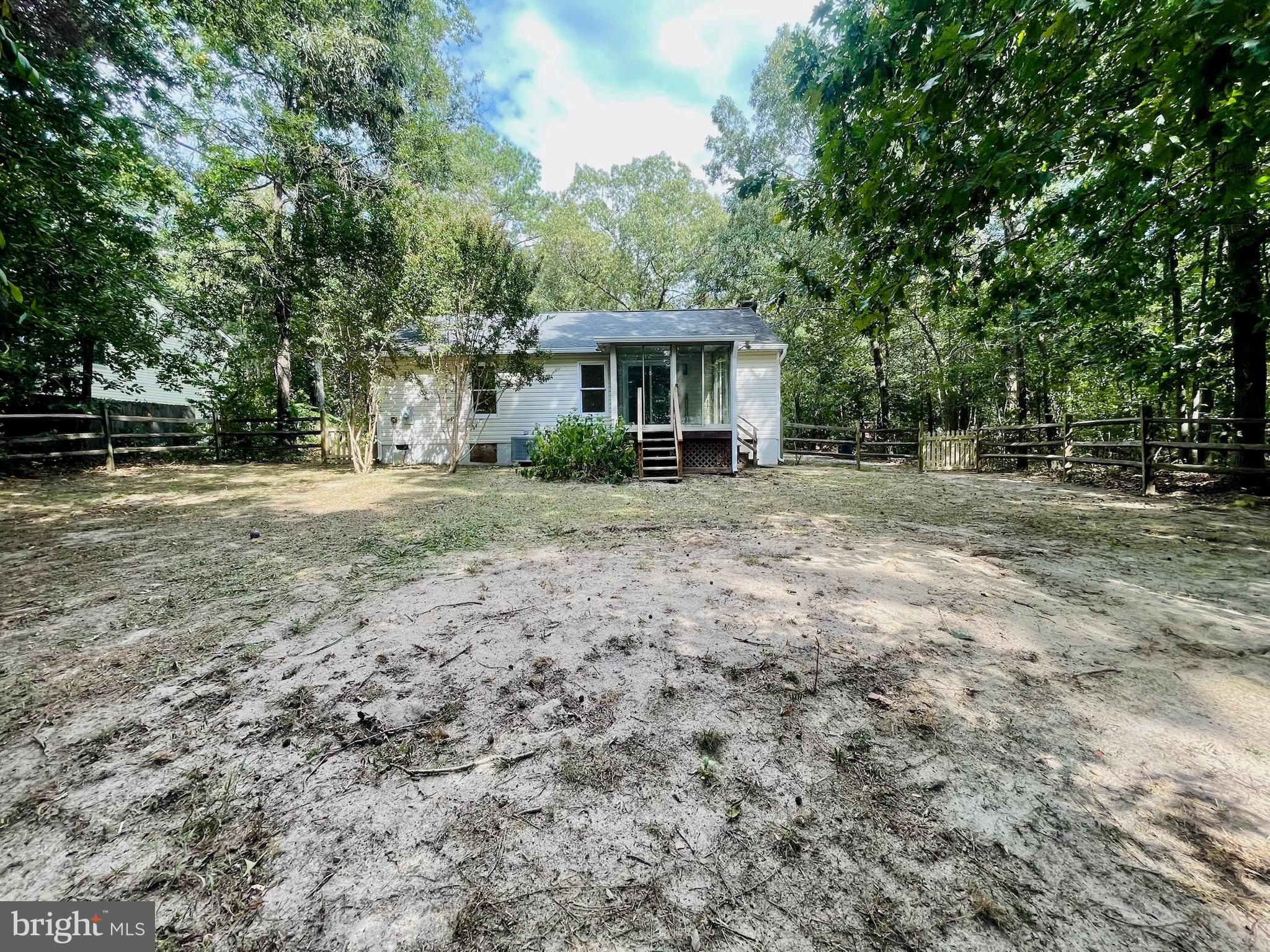 LAKE LAND - Residential