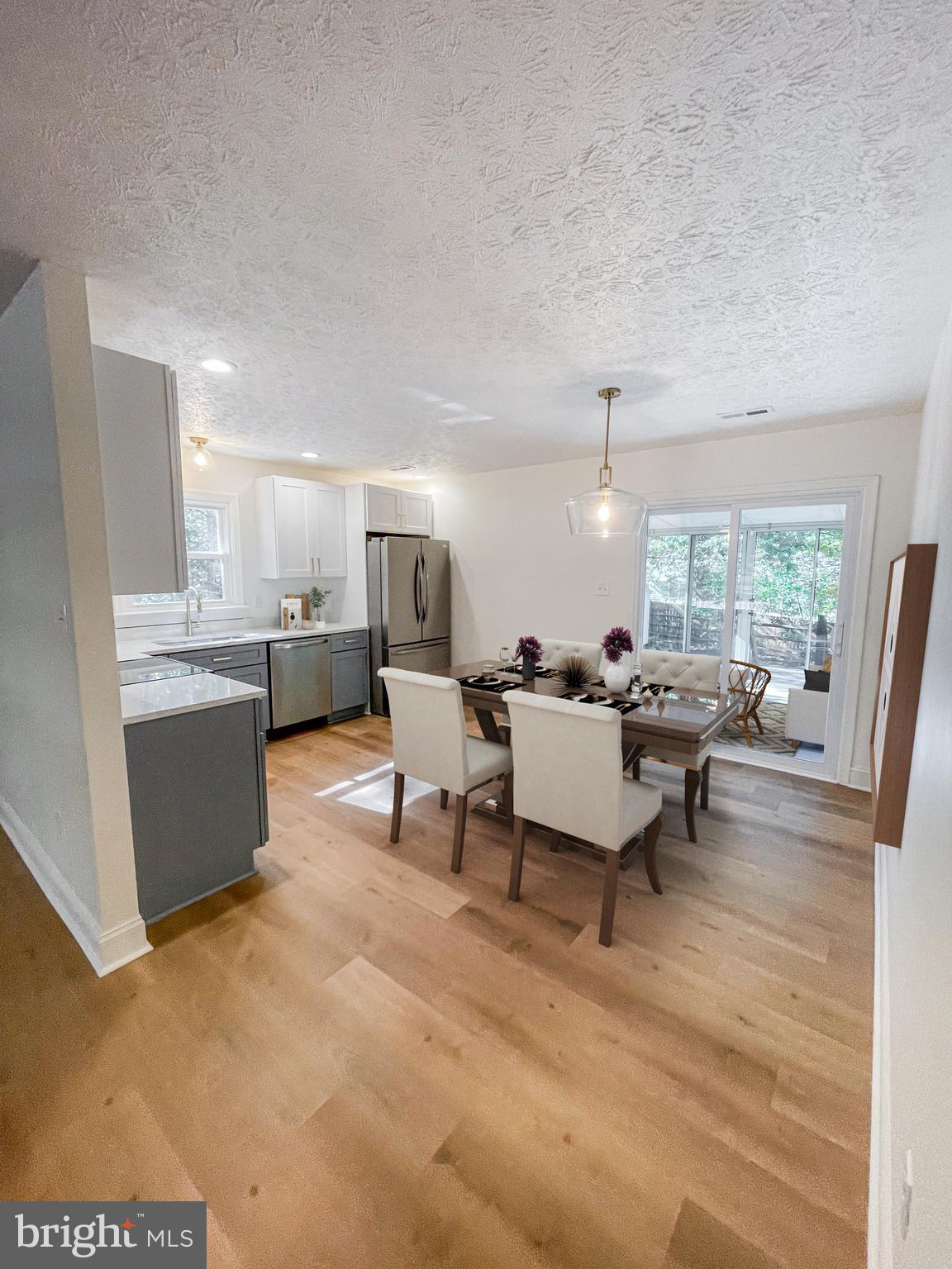 LAKE LAND - Residential