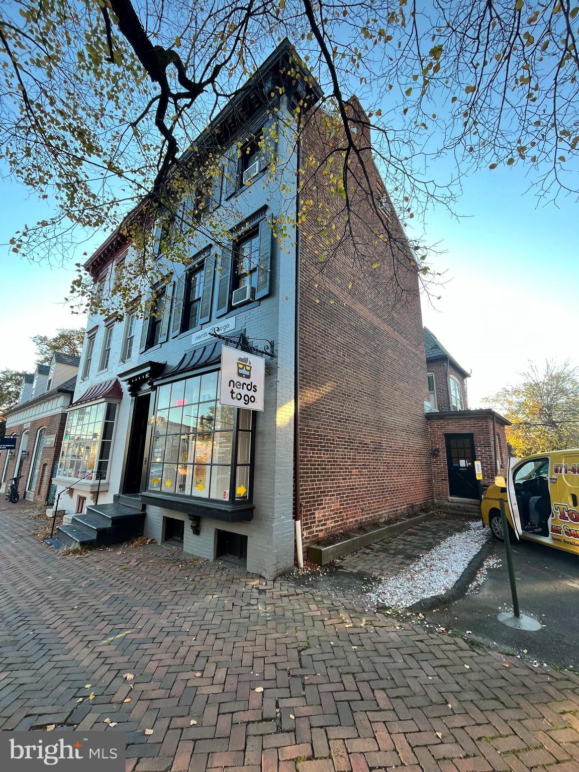 321 S WASHINGTON STREET FIRST FLOOR