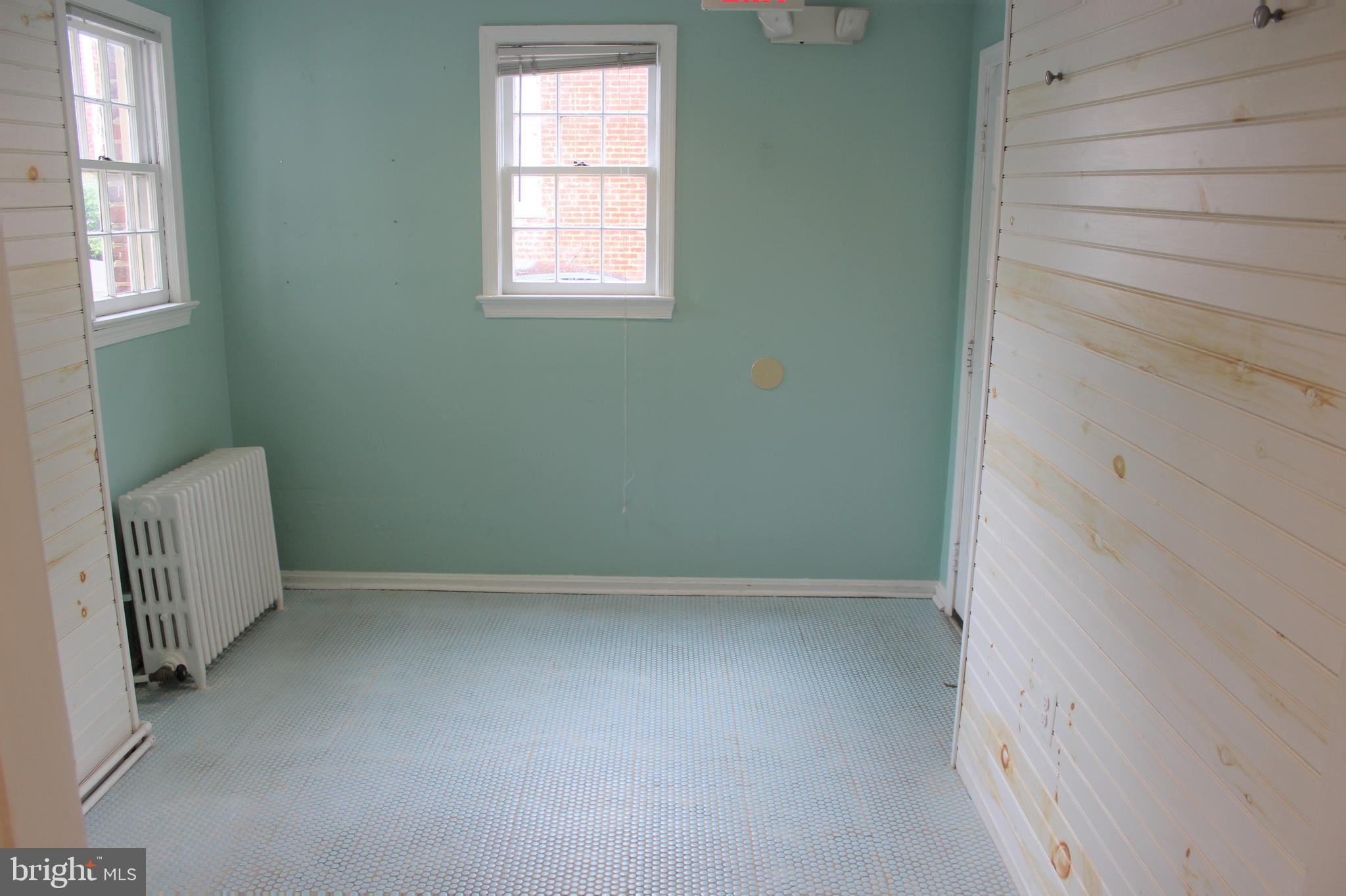 321 S WASHINGTON STREET FIRST FLOOR