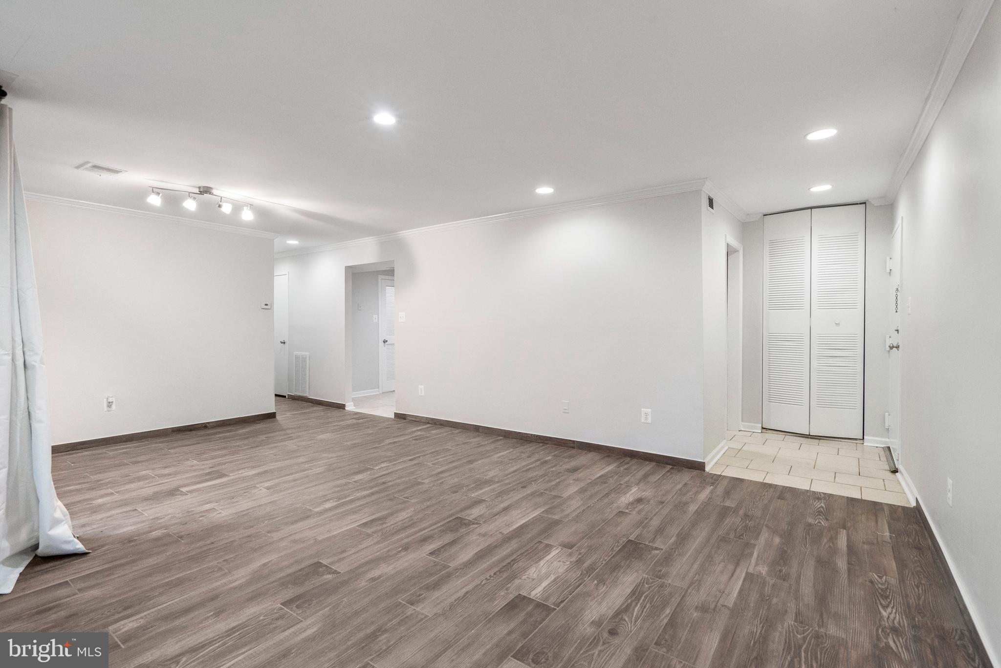 10230 PRINCE PLACE T5