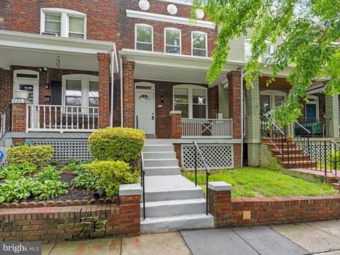 519 23RD PLACE NE WASHINGTON DC 20002