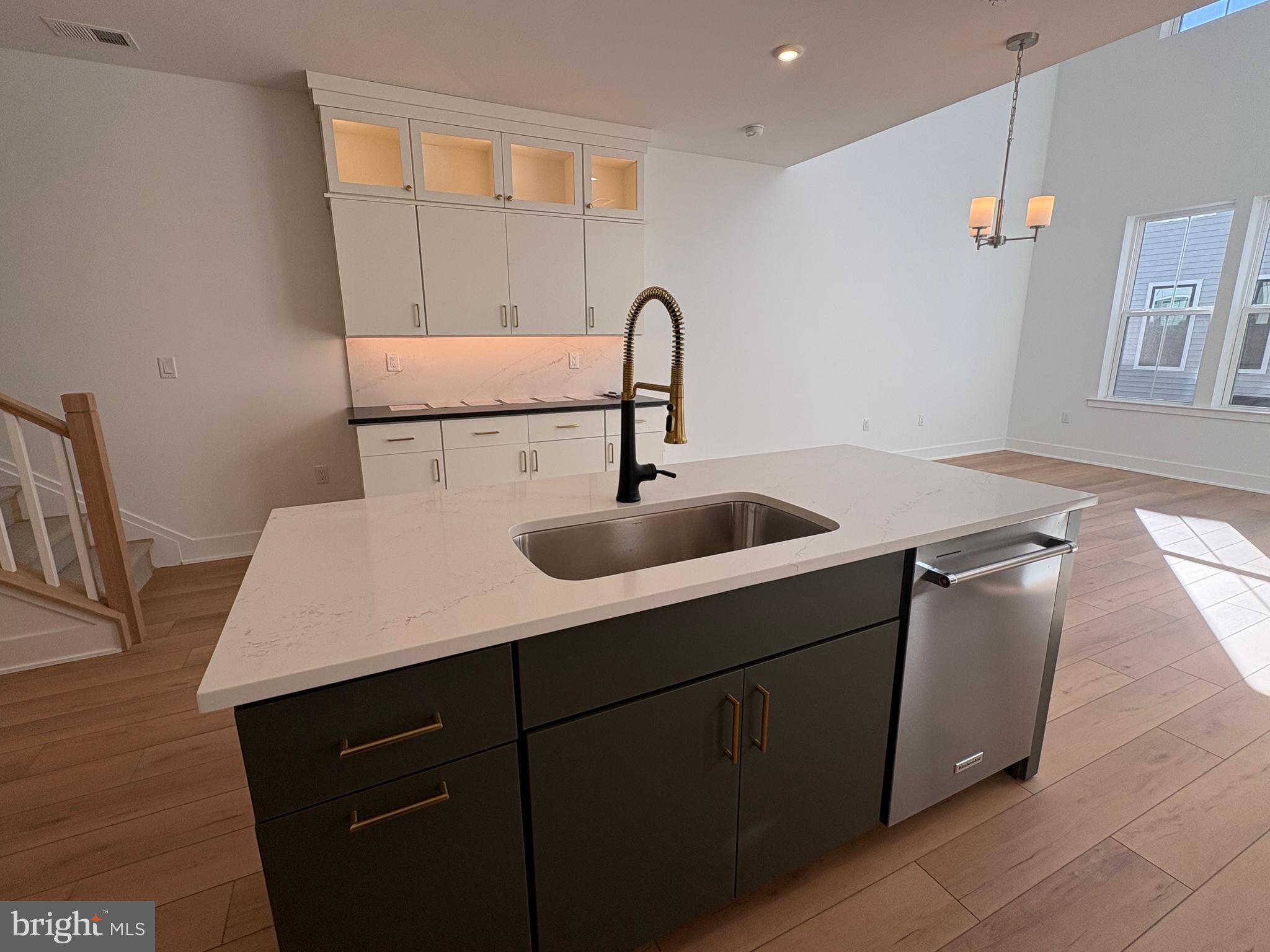 8207 DONATELLO DRIVE 872