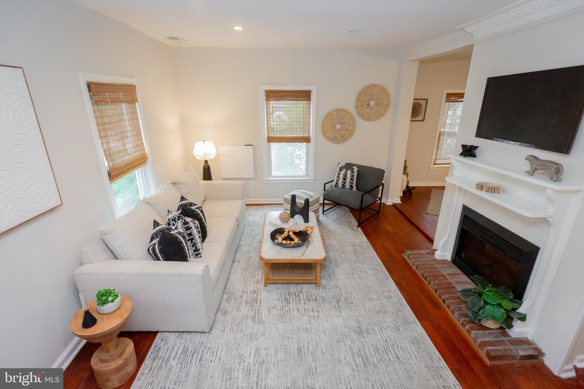 2129 CHANNING STREET NE