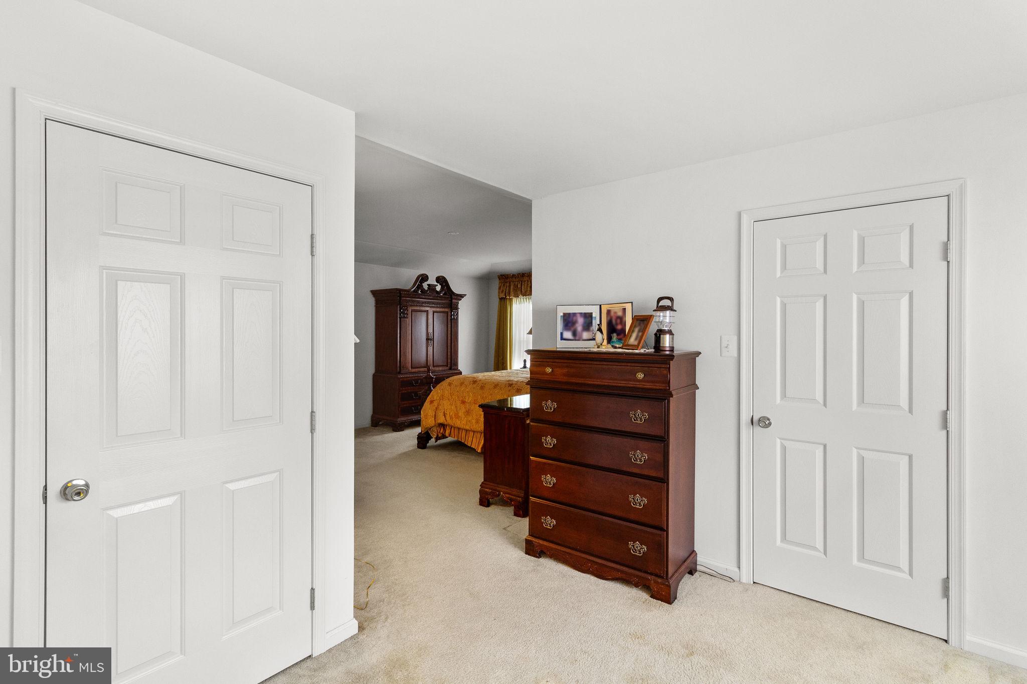 BLUE MOUNTAIN LAKE - Residential