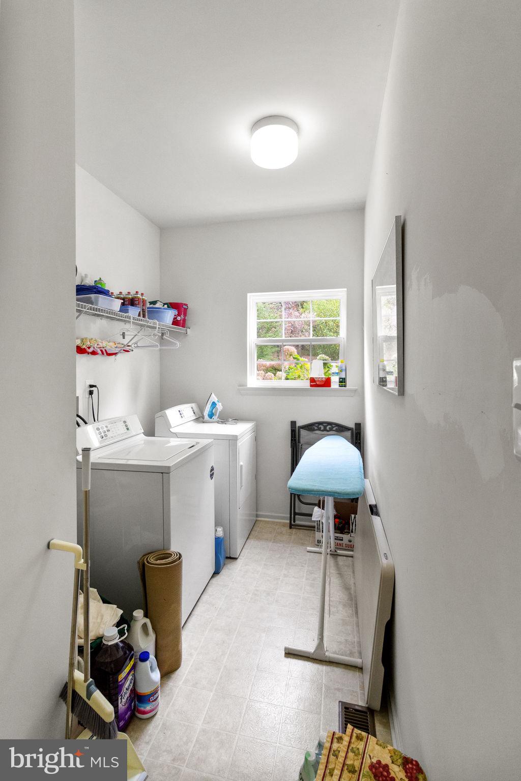 BLUE MOUNTAIN LAKE - Residential