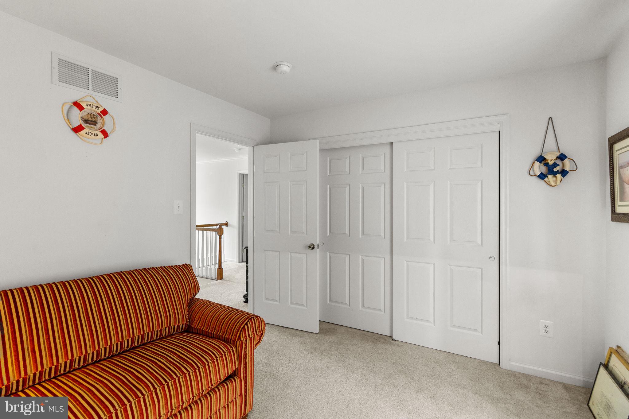 BLUE MOUNTAIN LAKE - Residential