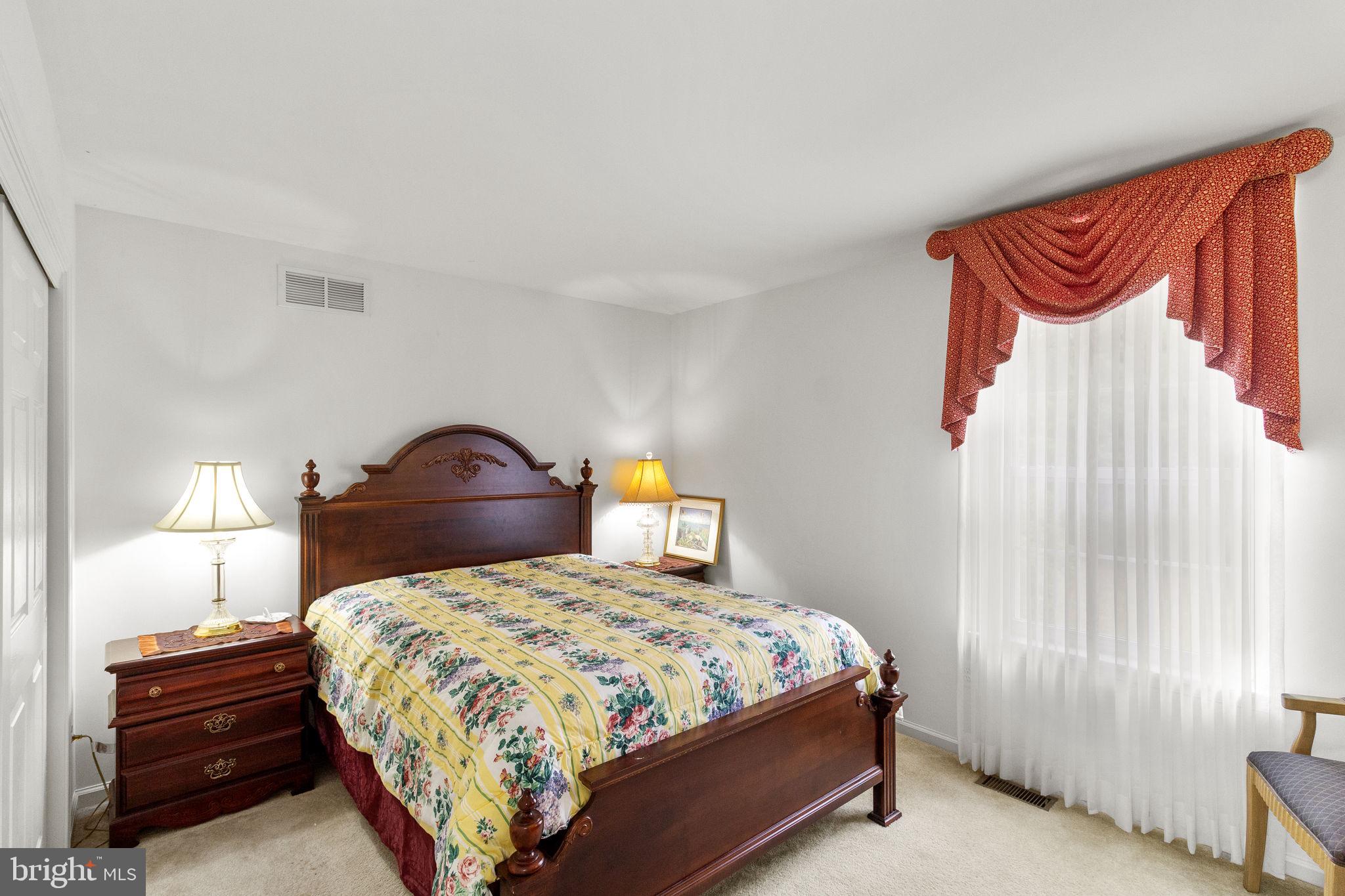 BLUE MOUNTAIN LAKE - Residential