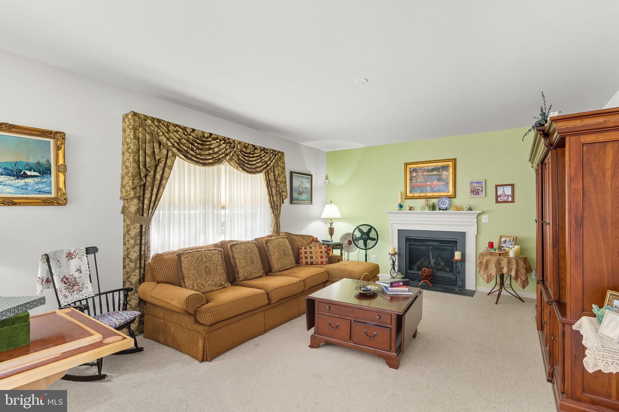 BLUE MOUNTAIN LAKE - Residential