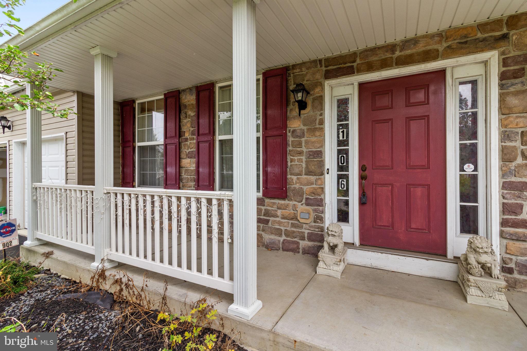 BLUE MOUNTAIN LAKE - Residential