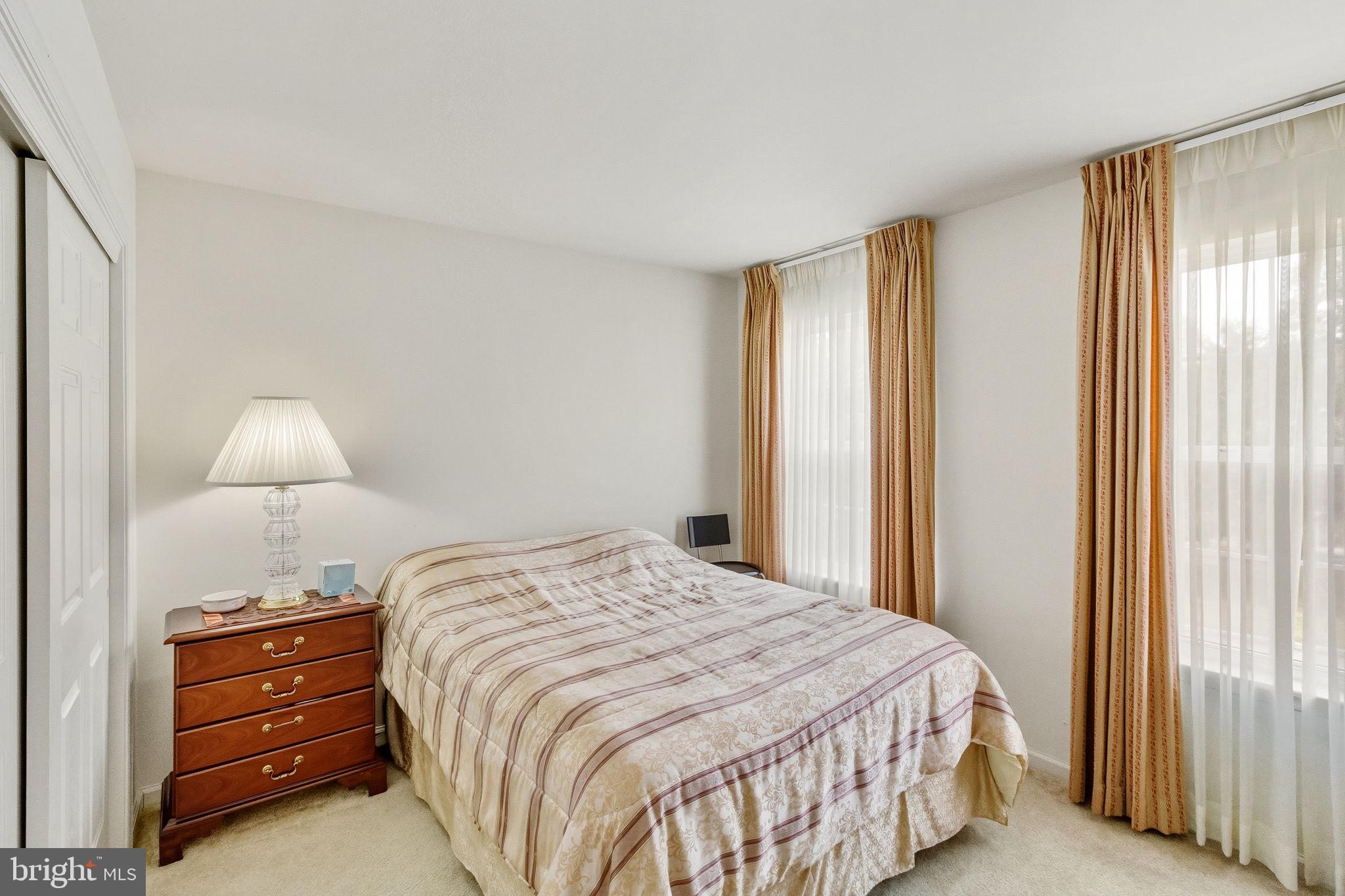 BLUE MOUNTAIN LAKE - Residential