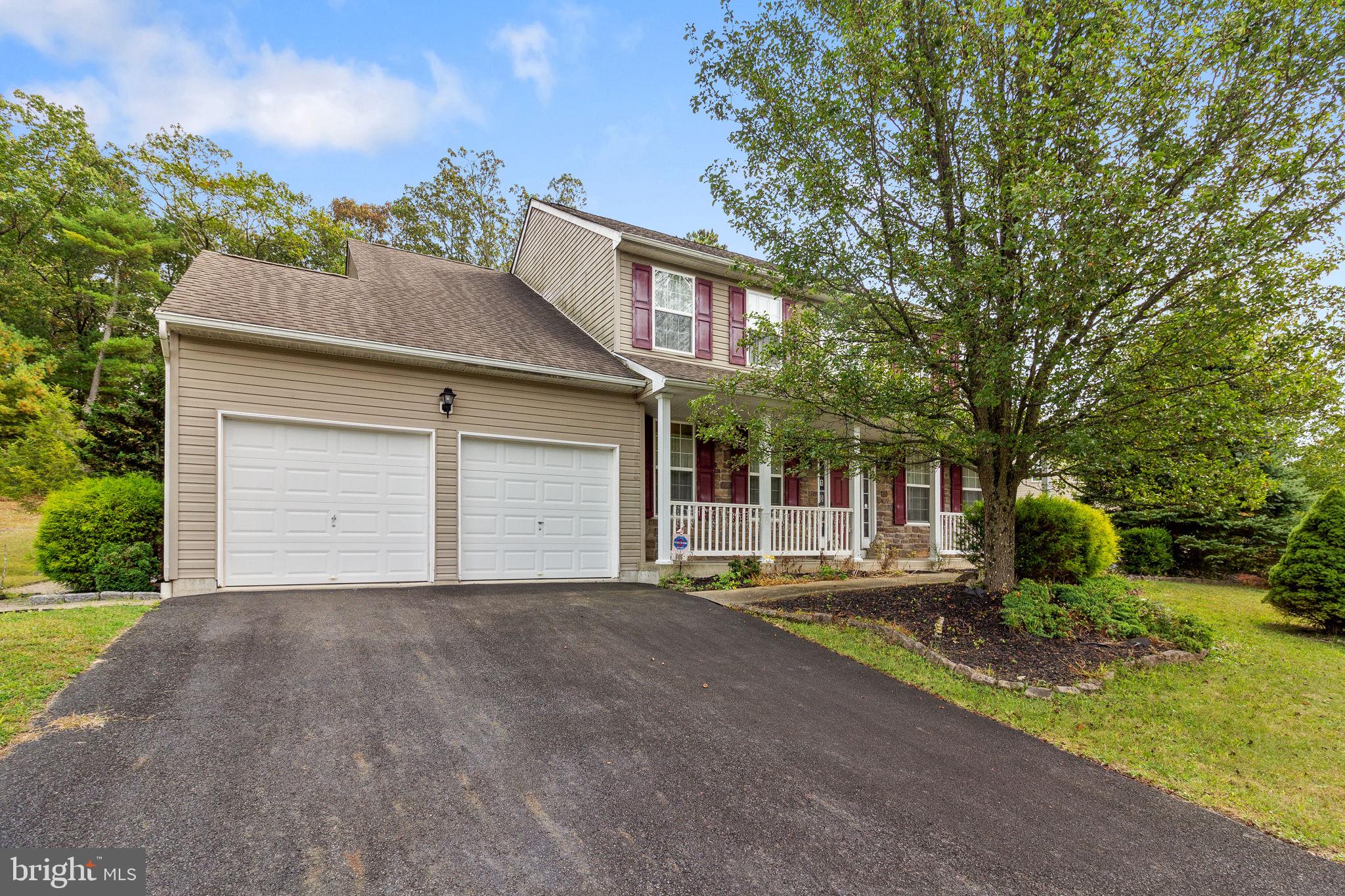 BLUE MOUNTAIN LAKE - Residential