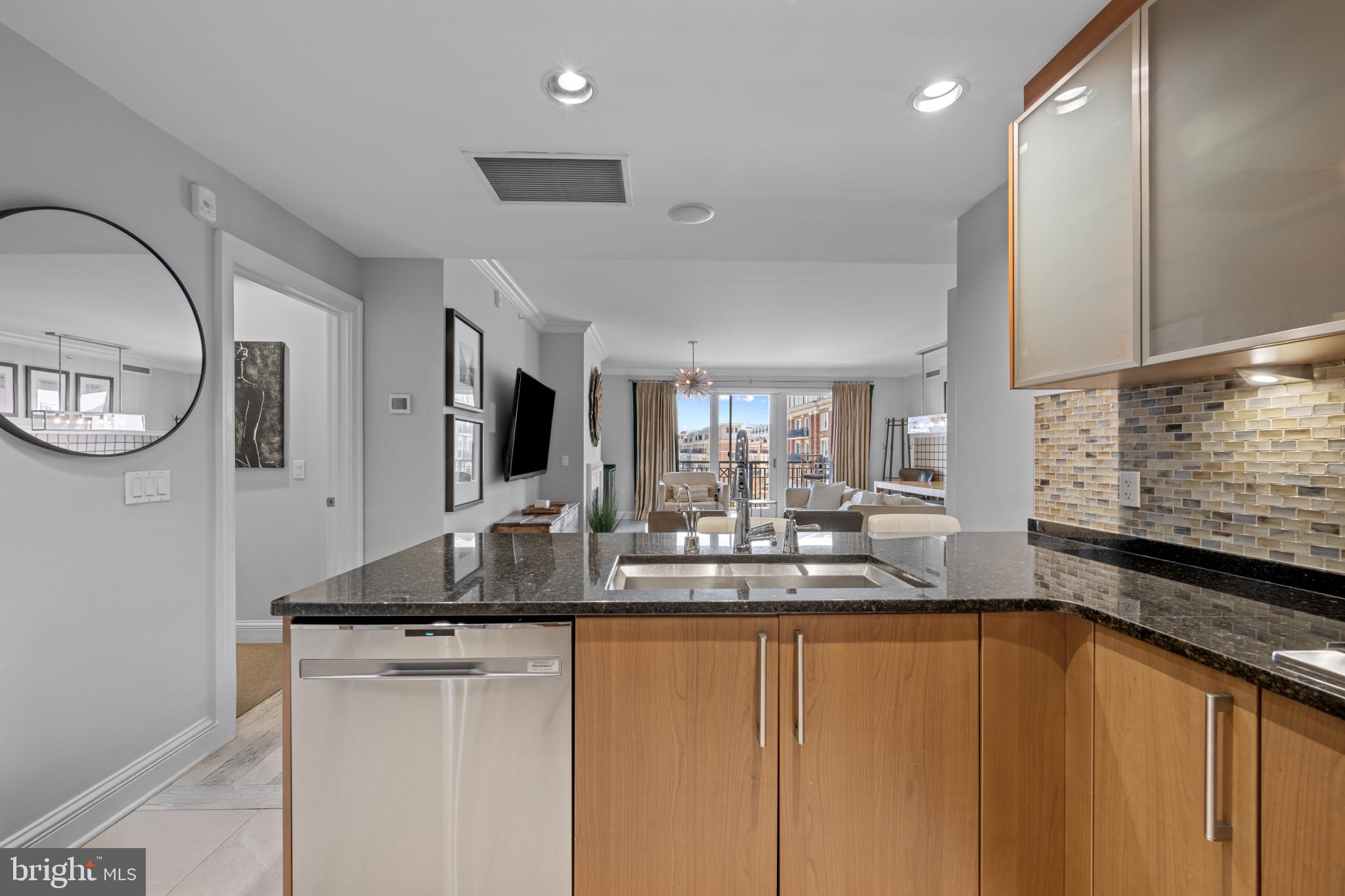 THE RITZ-CARLTON RESIDENCES - Residential