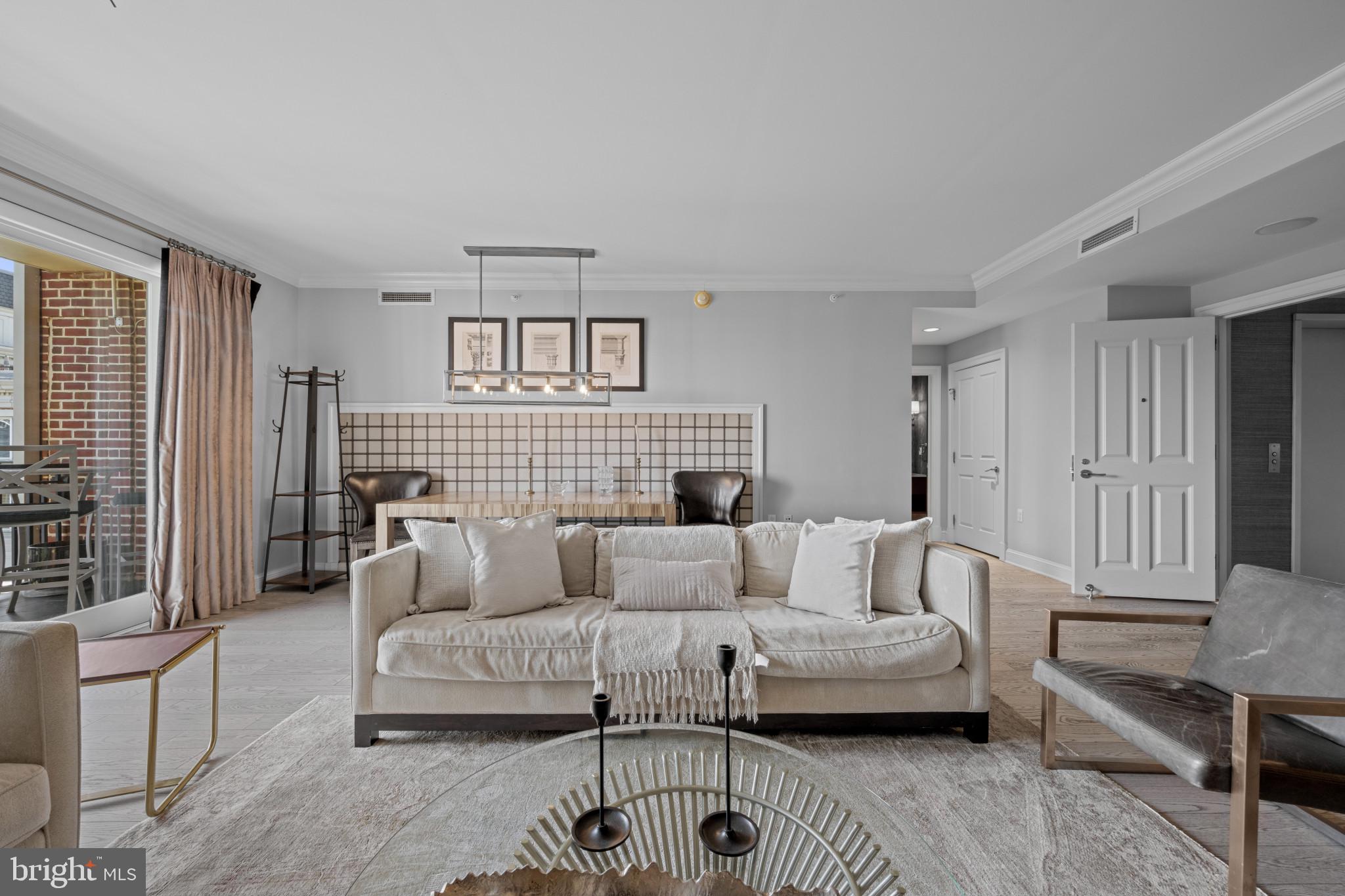 THE RITZ-CARLTON RESIDENCES - Residential