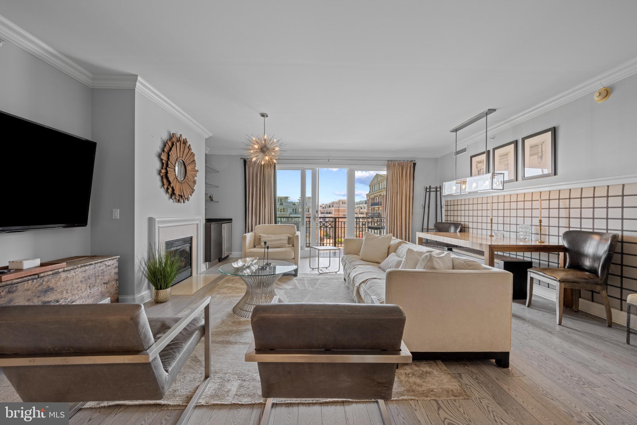 THE RITZ-CARLTON RESIDENCES - Residential