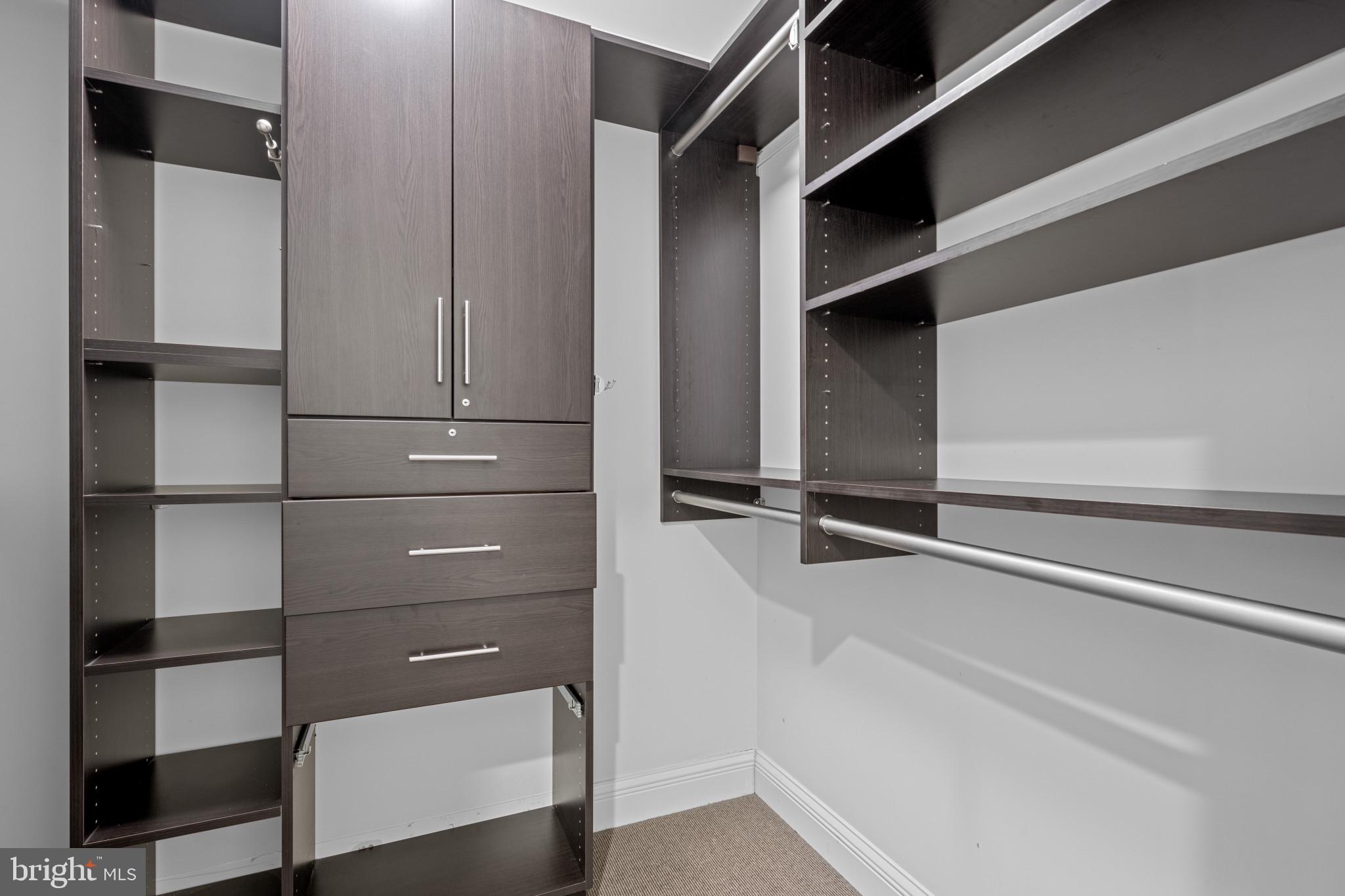 THE RITZ-CARLTON RESIDENCES - Residential