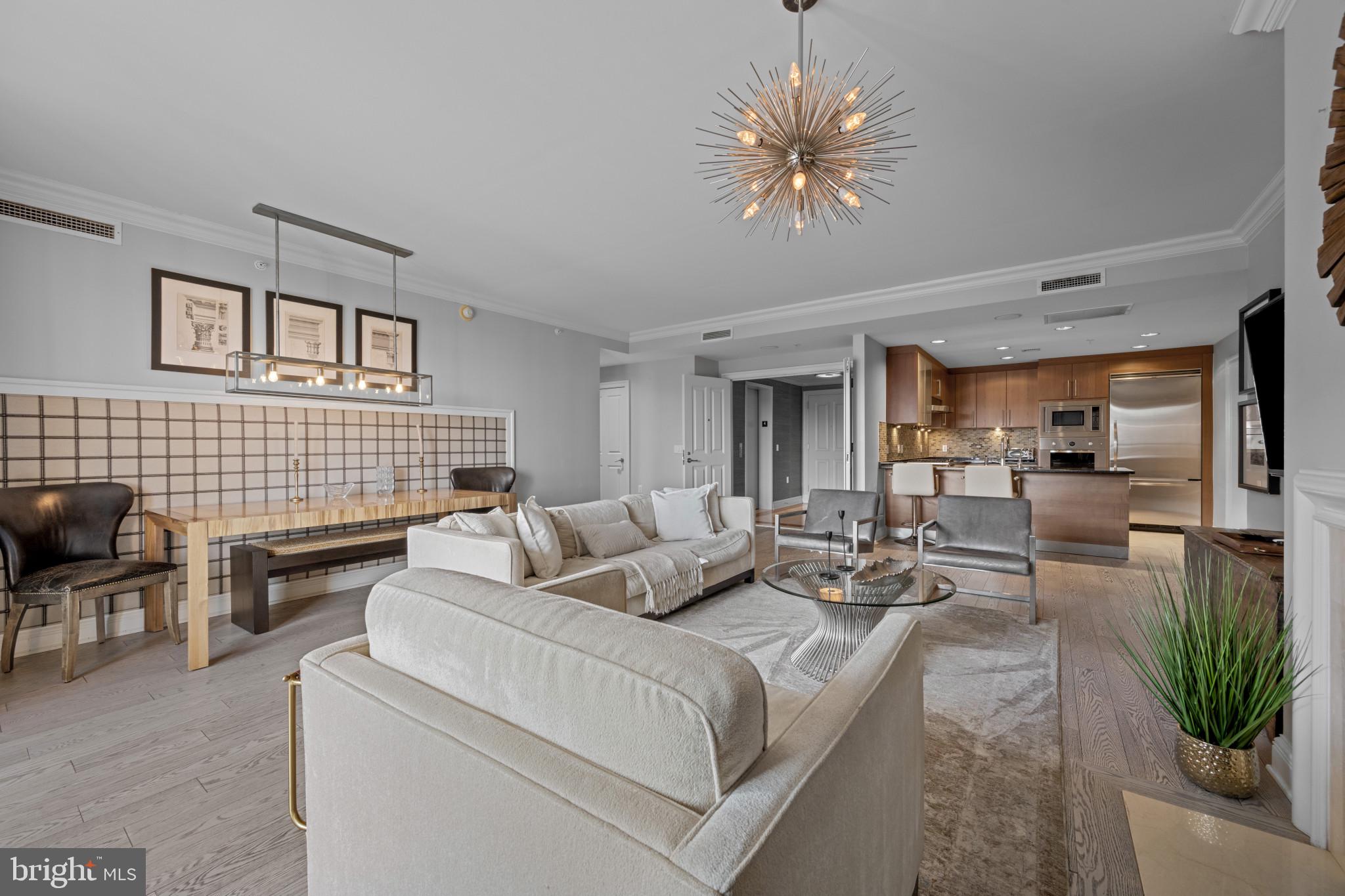 THE RITZ-CARLTON RESIDENCES - Residential