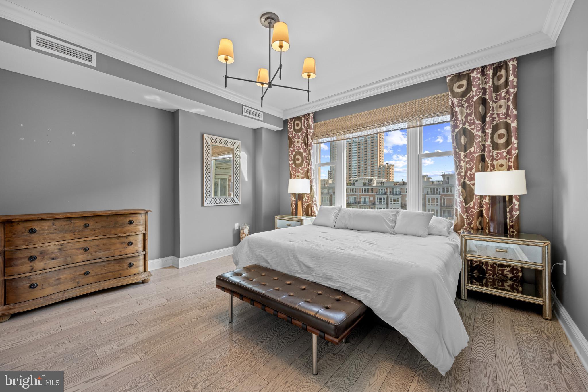 THE RITZ-CARLTON RESIDENCES - Residential