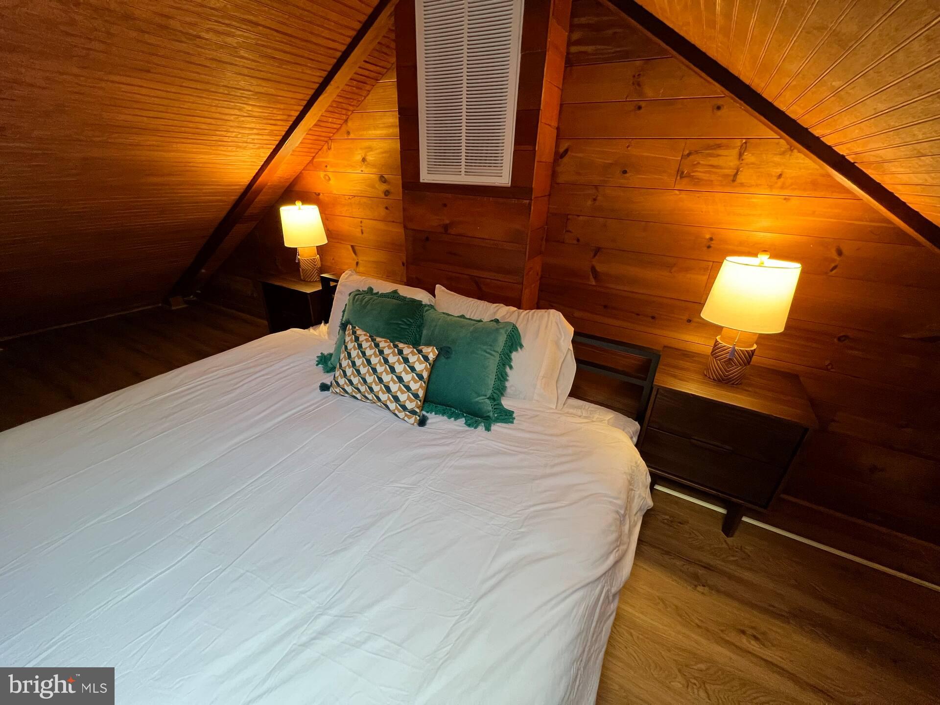 SHAWNEELAND - Residential