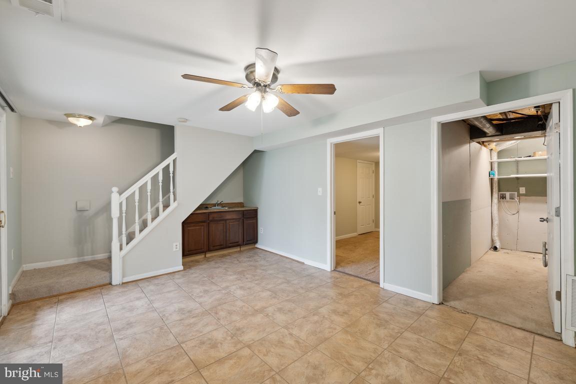 WASHINGTON SQUARE - Residential Lease