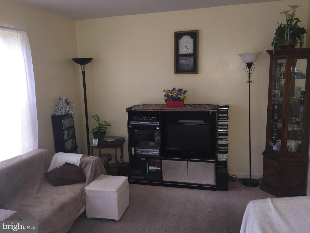 VILLAGE OF LONG REACH - Residential