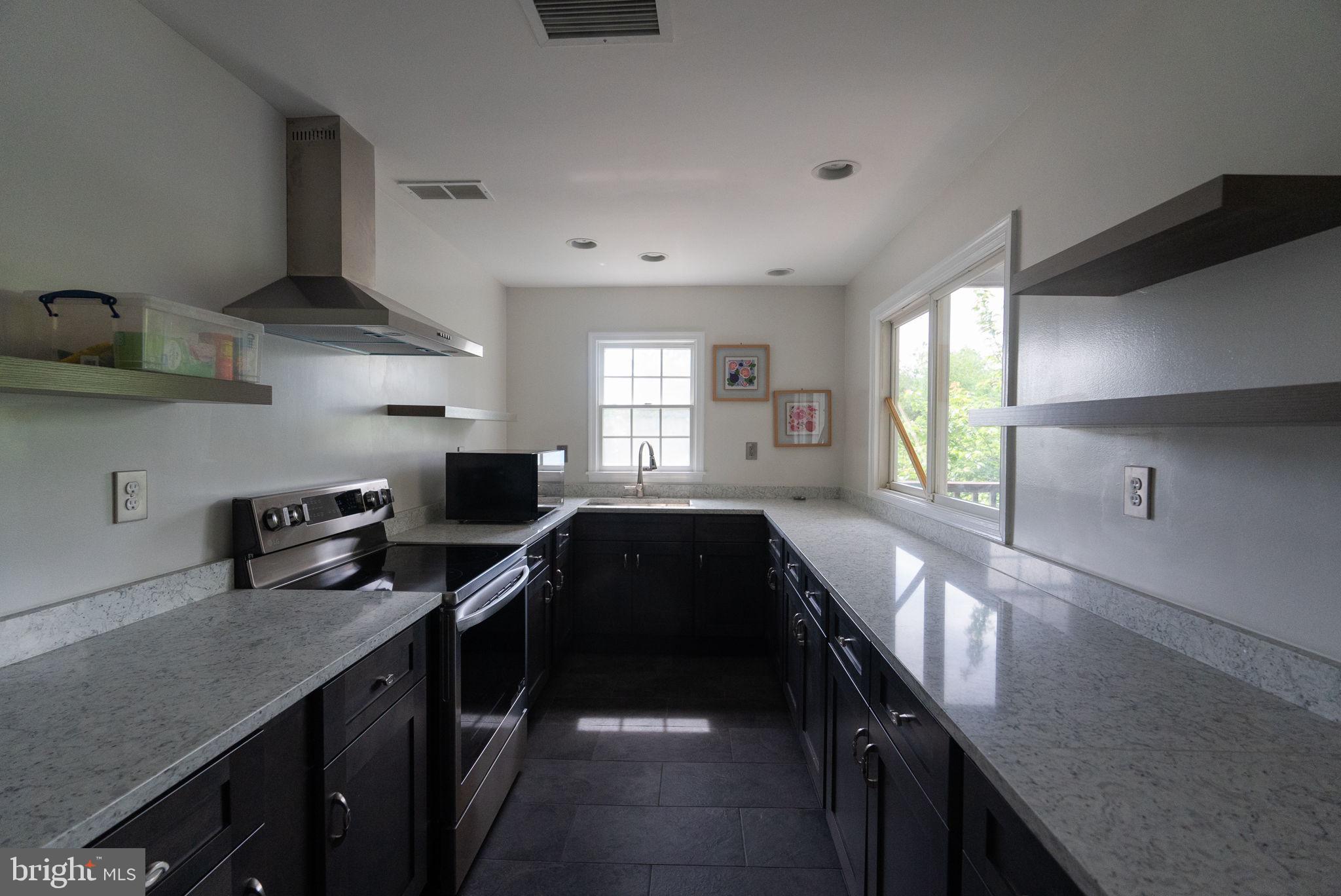 MANCHESTER LAKES - Residential