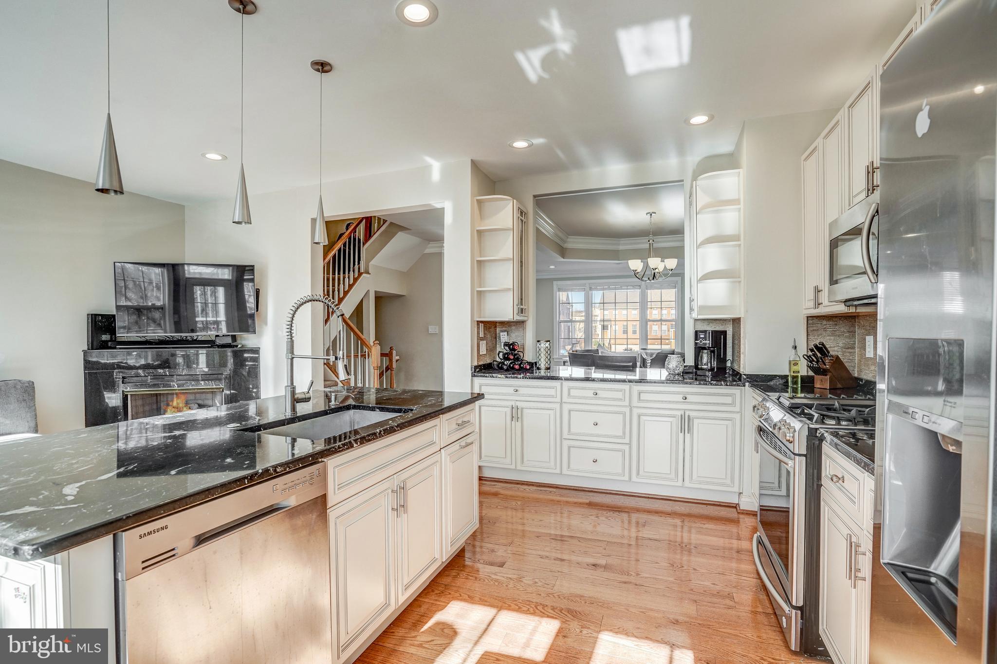 COLONNADE AT DULLES - Residential